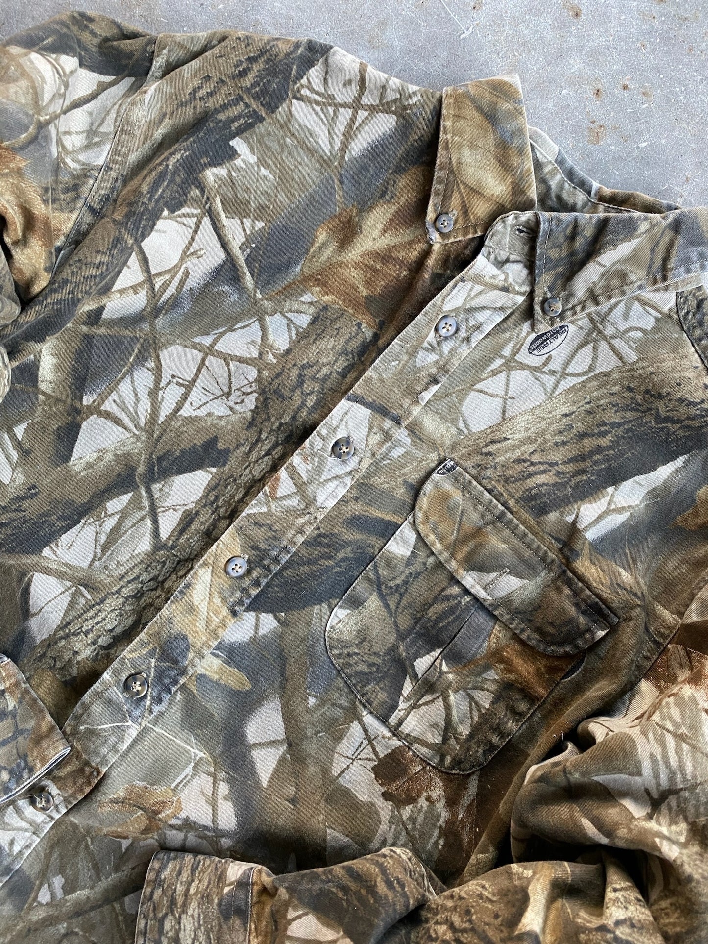 Vintage Ridge Camo Button Up - M