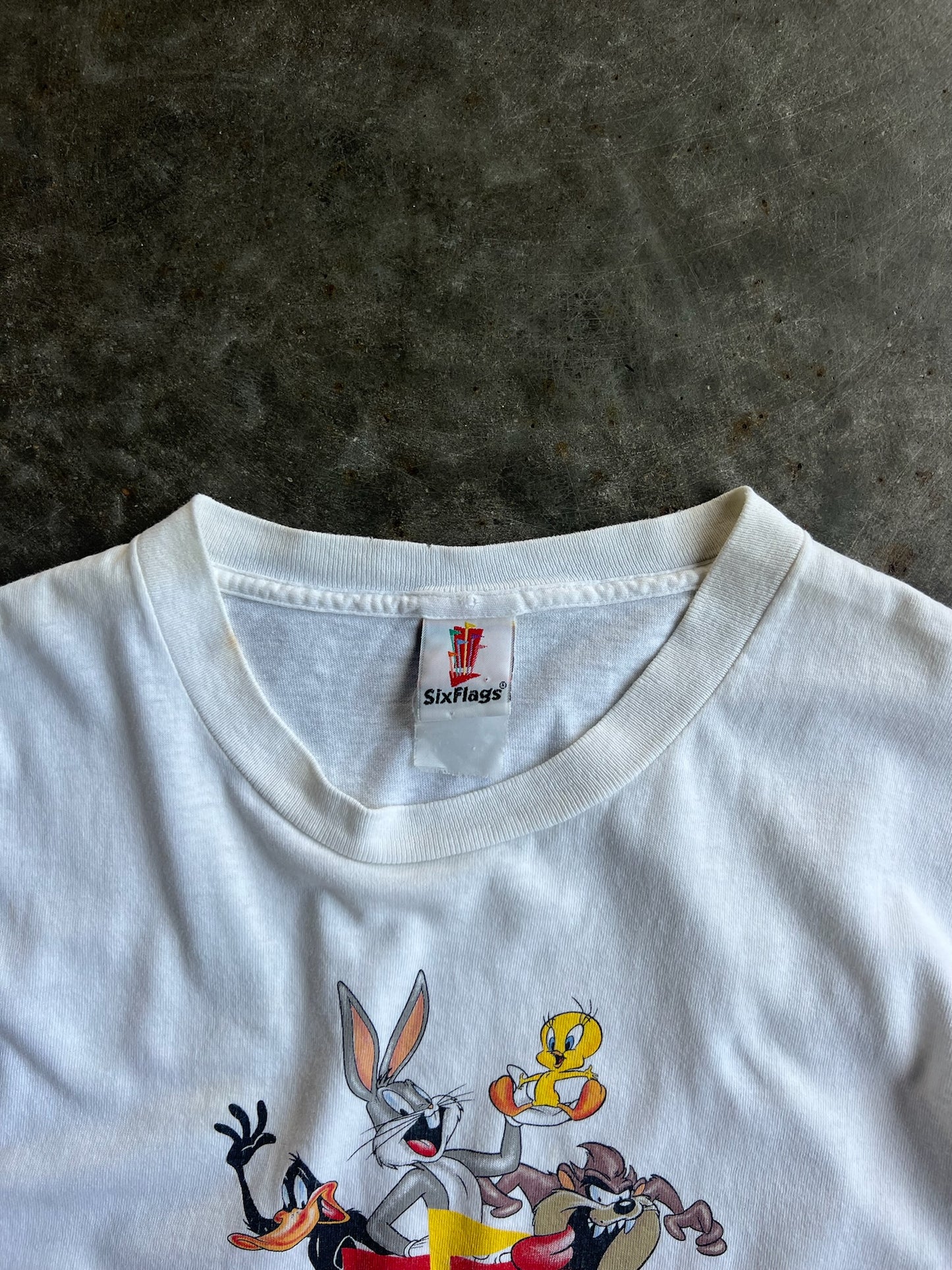 Vintage Looney Tunes St Louis Six Flags Shirt - XL