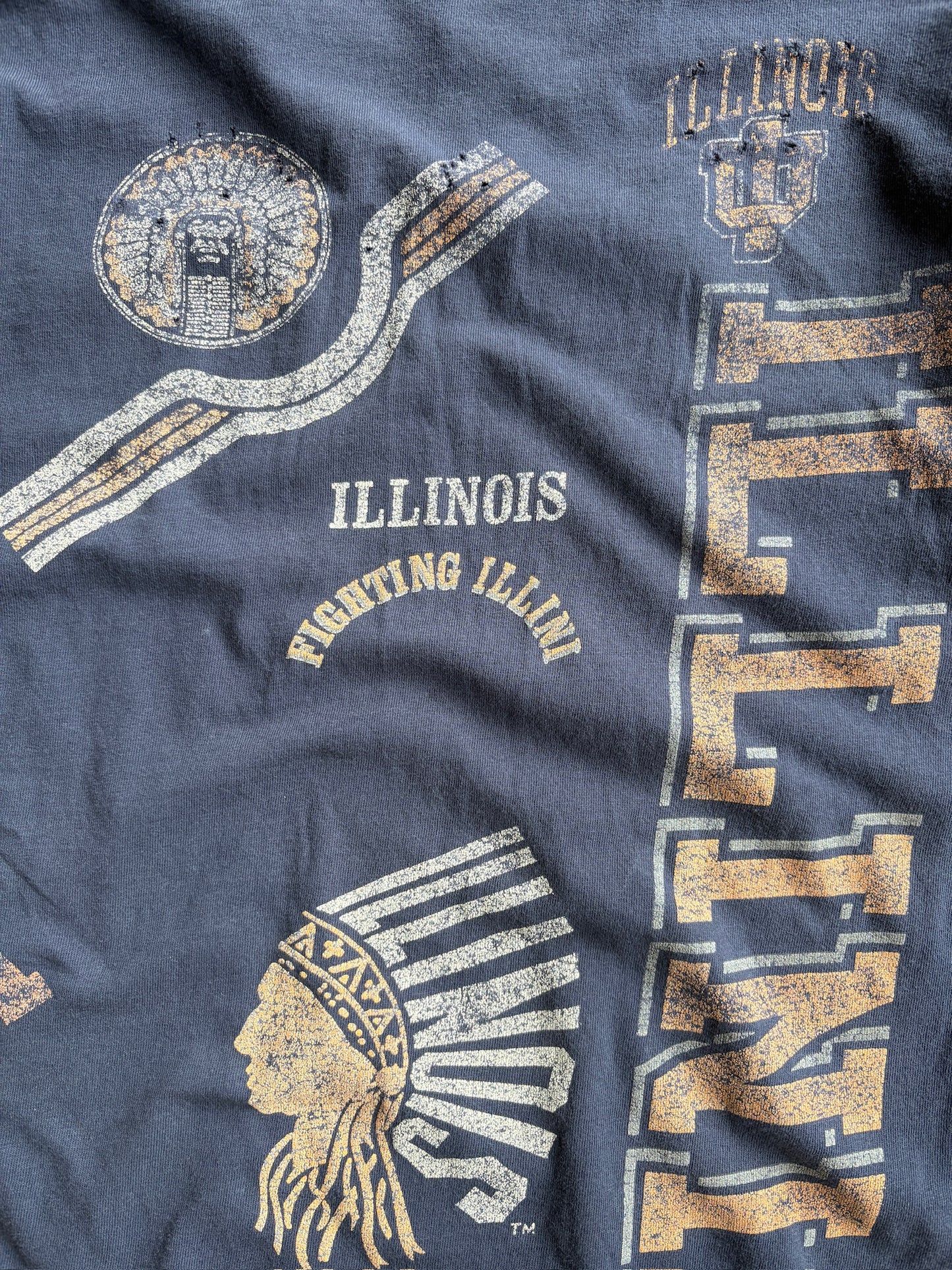 Vintage Navy Distressed University of Illinois Tee - L