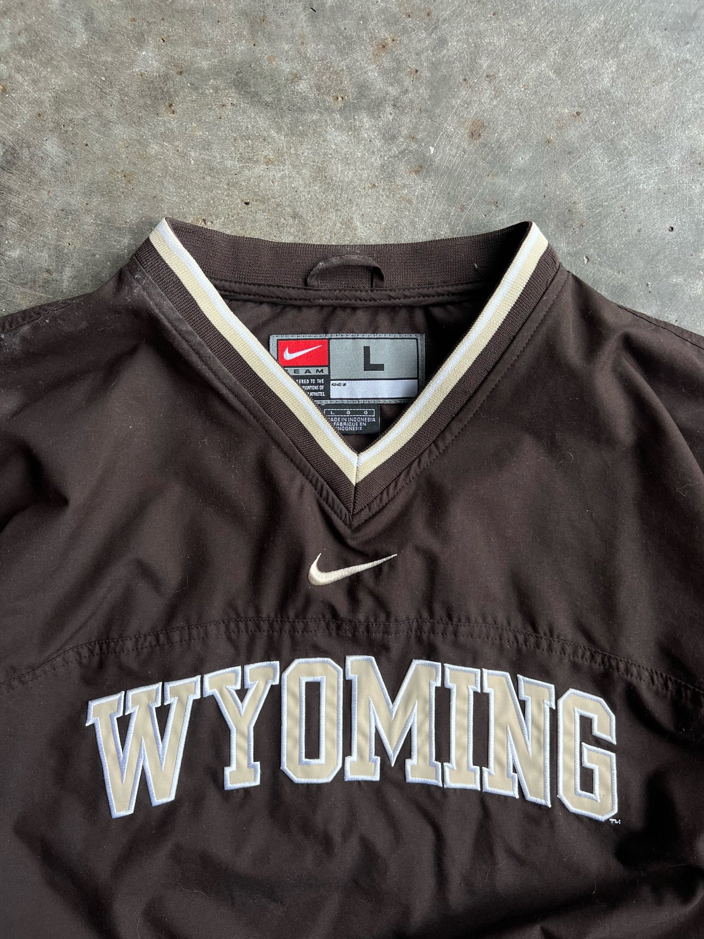 Vintage Nike Wyoming Windbreaker - L