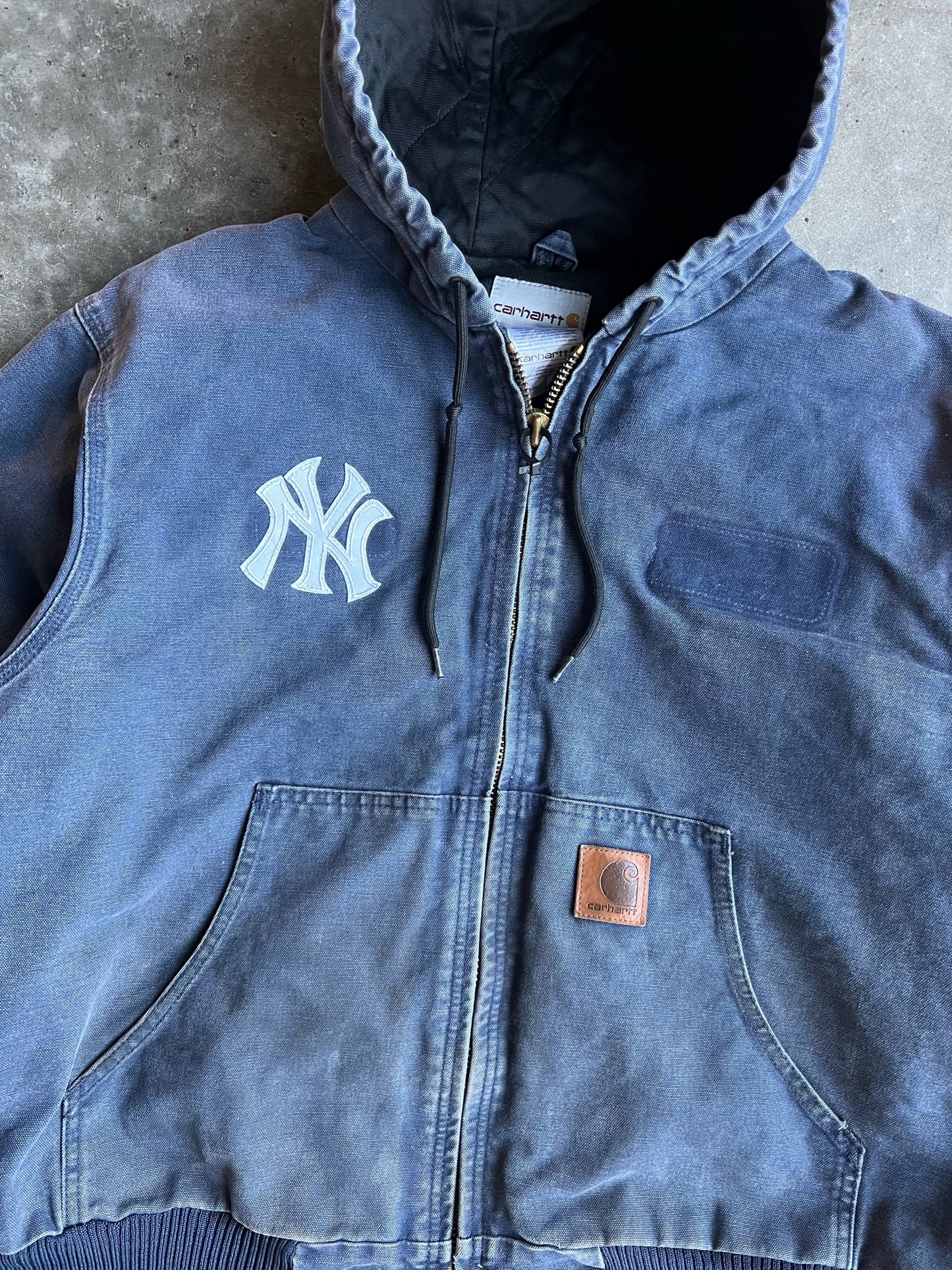 Vintage Yankees Navy Hooded Carhartt Jacket - L