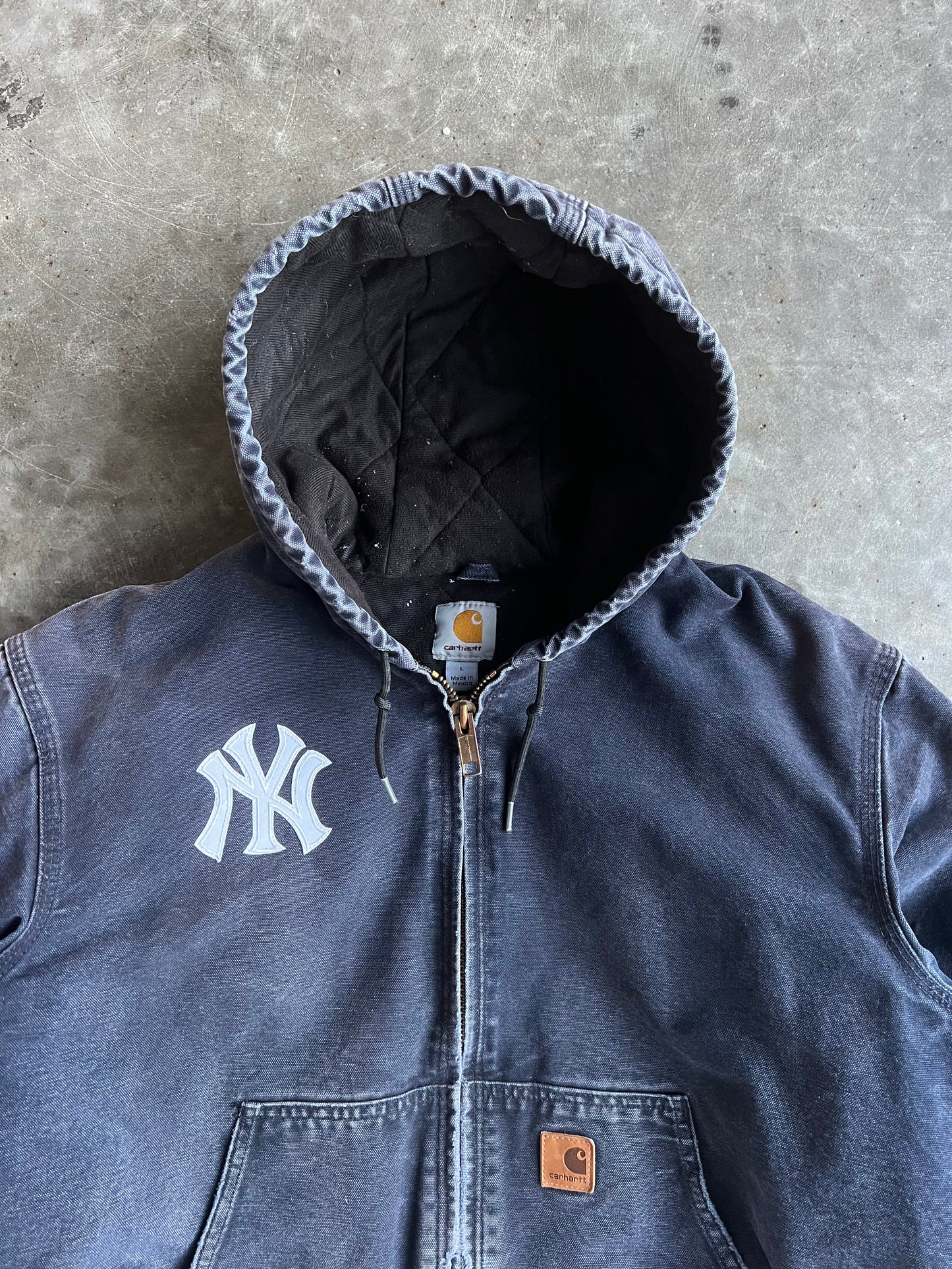 Vintage Navy Yankees Hooded Carhartt Jacket - L