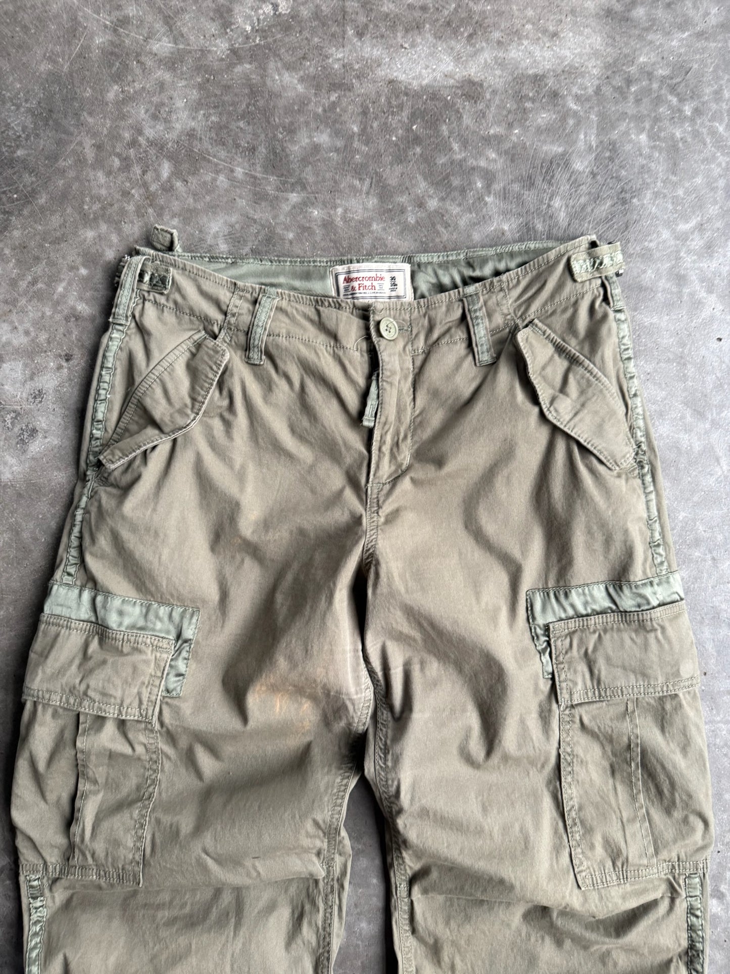 Vintage Army Green Abercrombie & Fitch Parachute Pants - 32