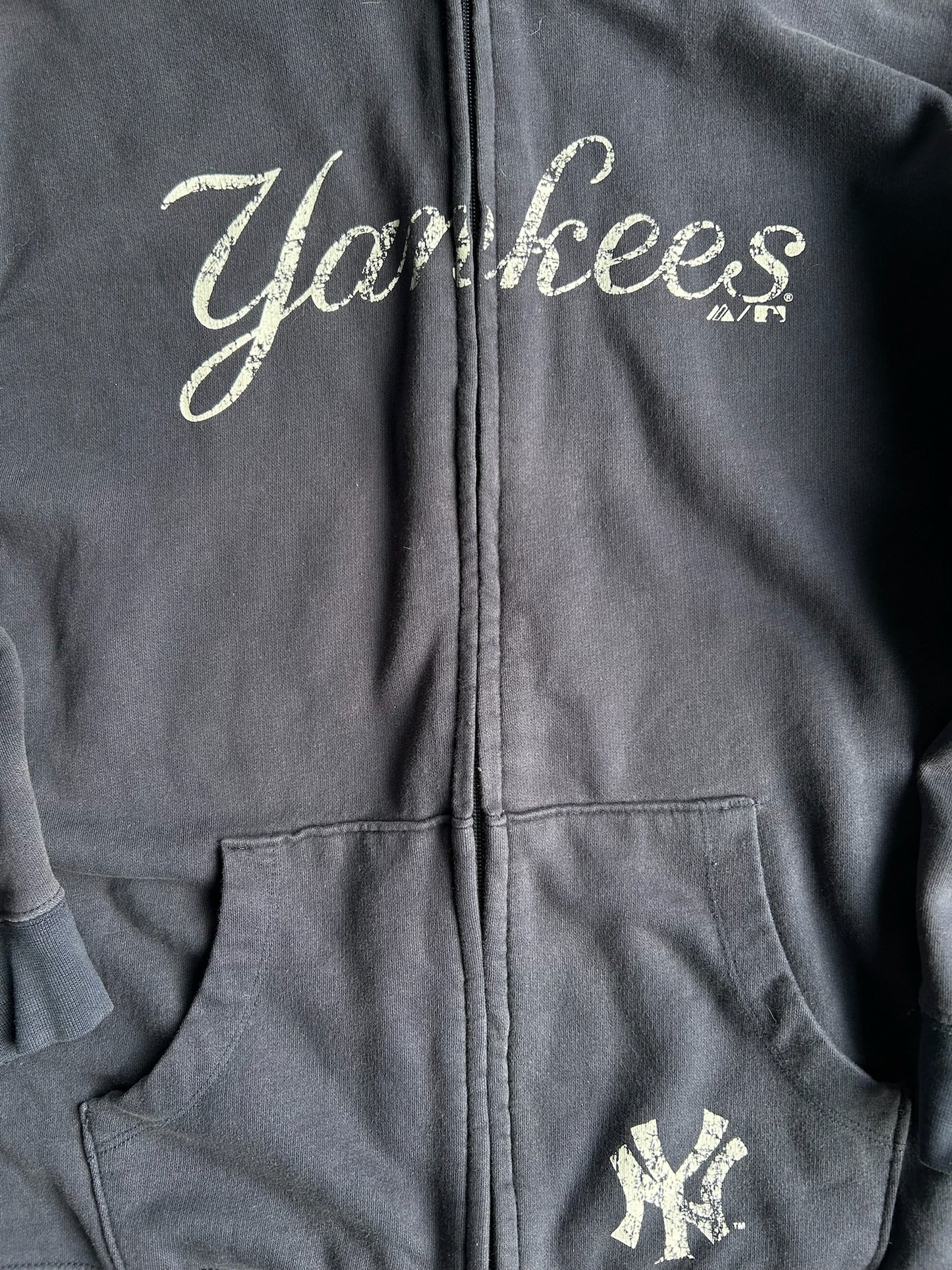 Vintage Navy Yankees Zip Up Hoodie - L