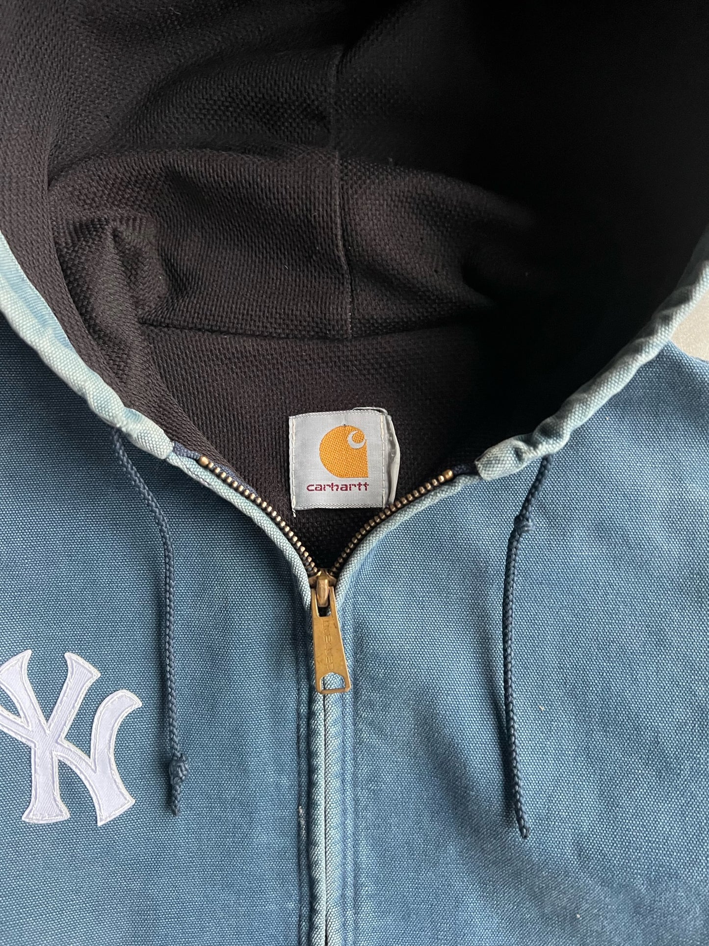 Vintage Yankees Faded Navy Hooded Carhartt Jacket - L