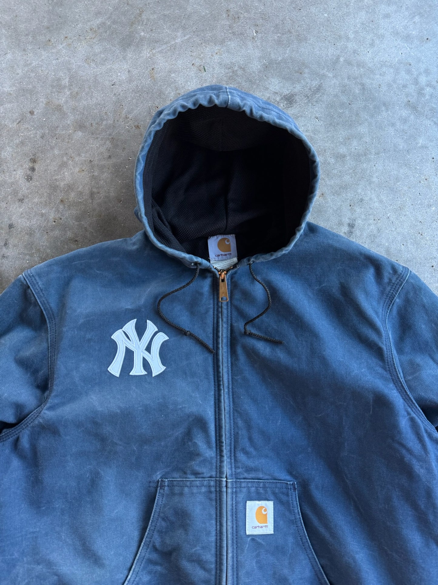 Vintage Navy Distressed Hooded Yankees Carhartt Jacket - XL