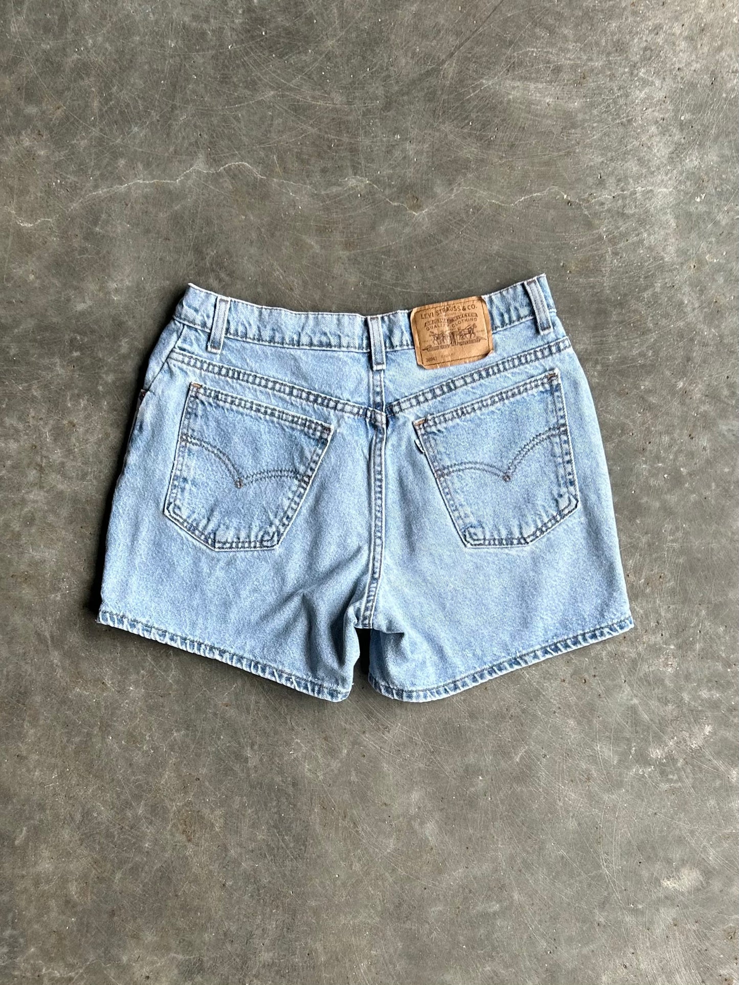 Vintage Levi’s 910 White Tab Denim Shorts - 28