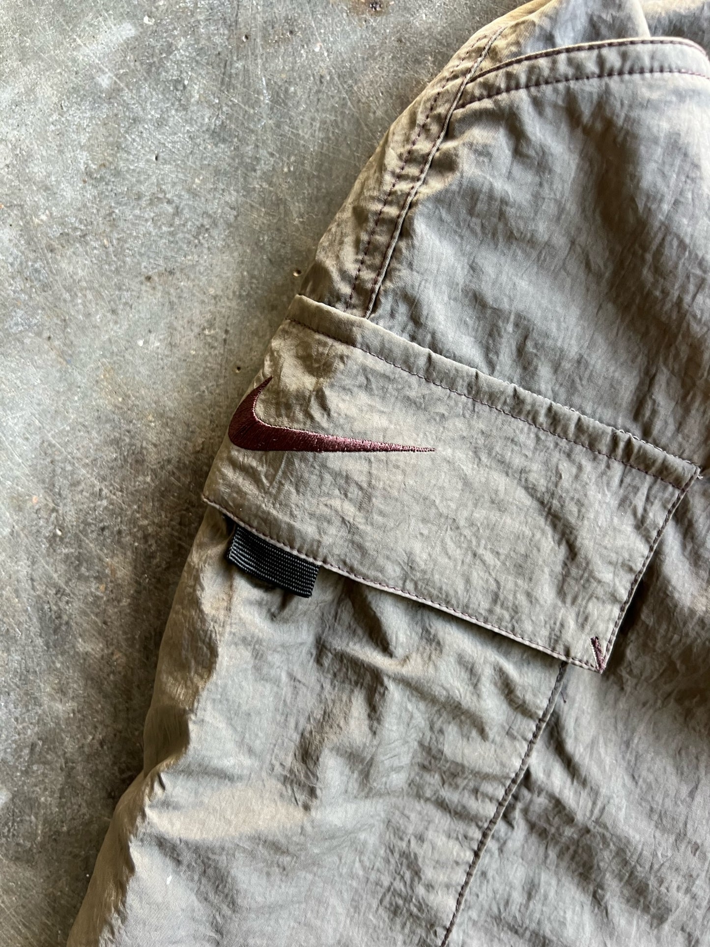 Vintage Brown Nike Cargo Shorts - XL