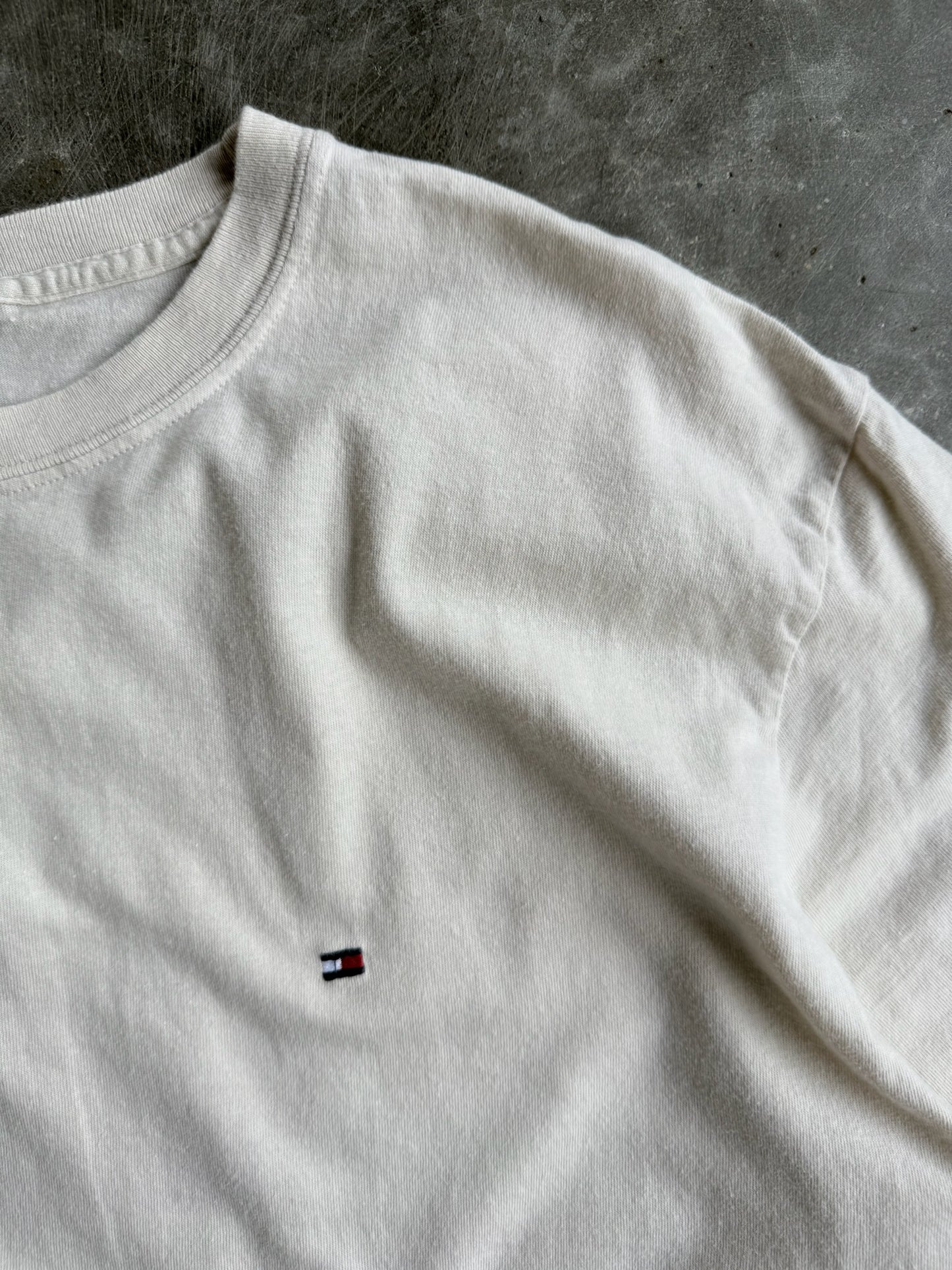 Tommy Hilfiger Faded Cropped Tee - L