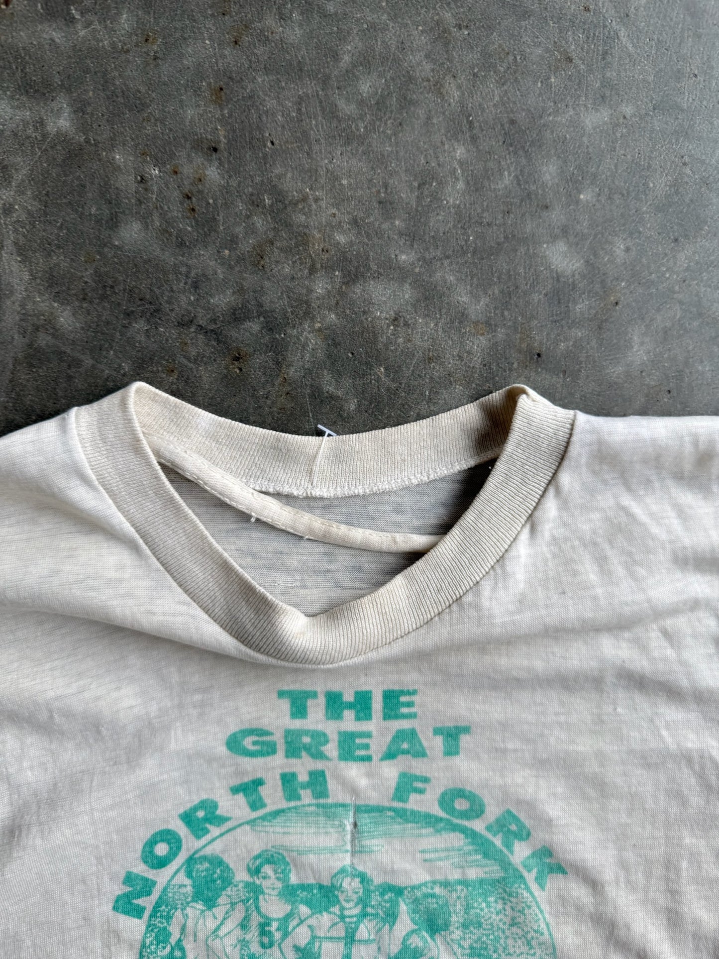 True Vintage Single Stitch The North Fork Graphic Faded Tee - L