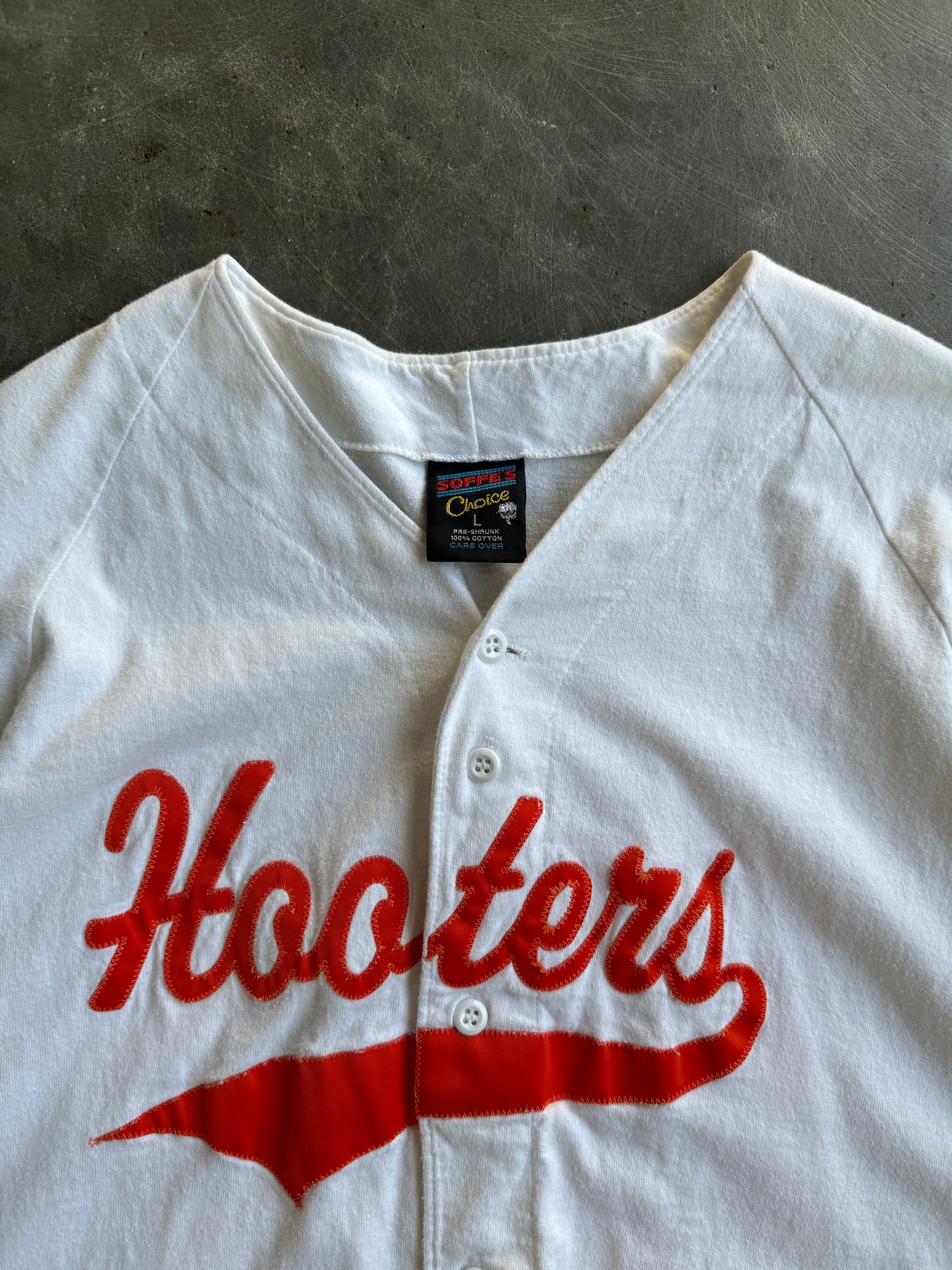 Vintage White Hooters Jersey - L