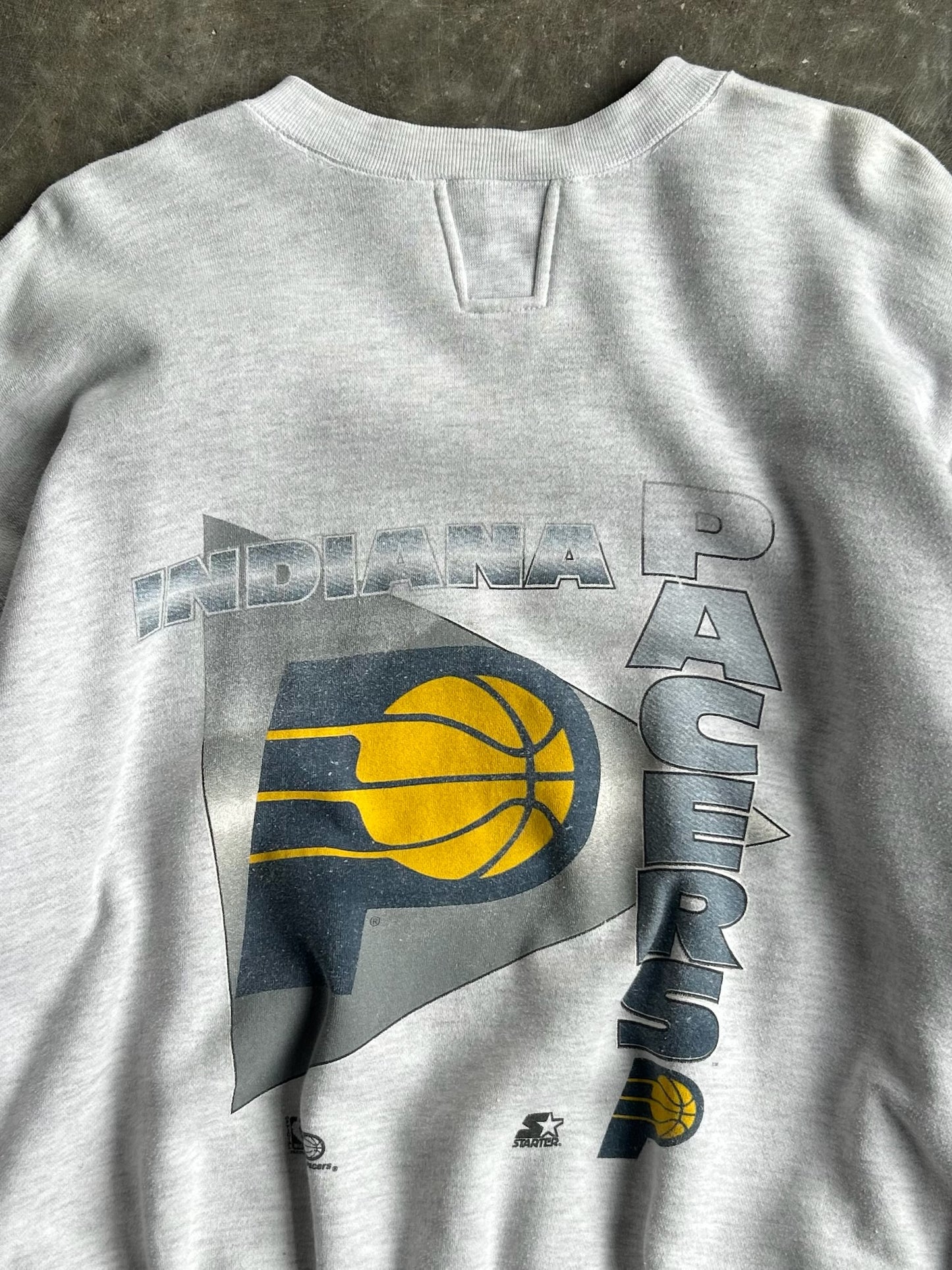 Vintage Faded Grey Indiana Pacers Crew - XL