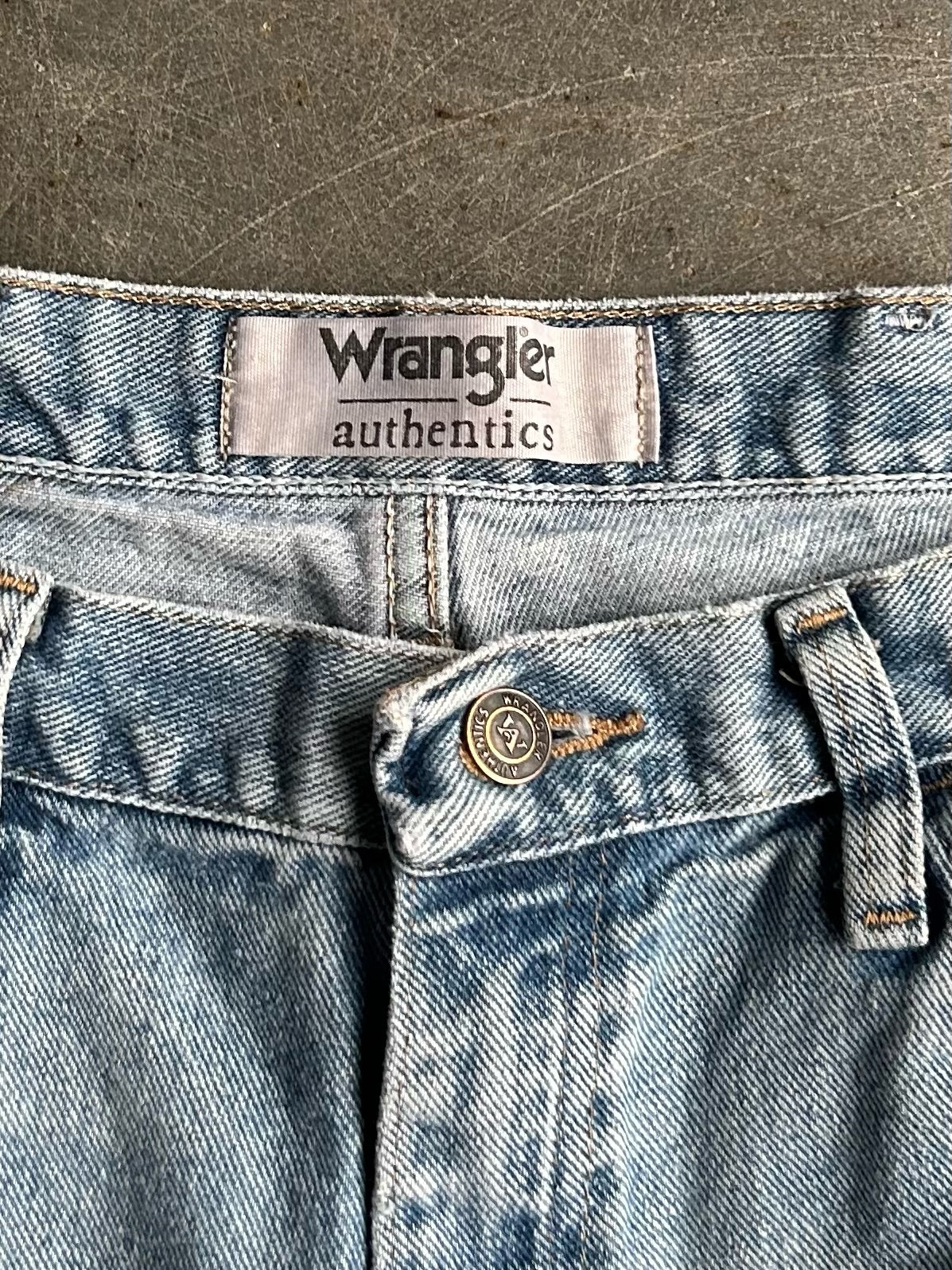 Vintage Faded Light Wash Wrangler Denim Shorts - 32