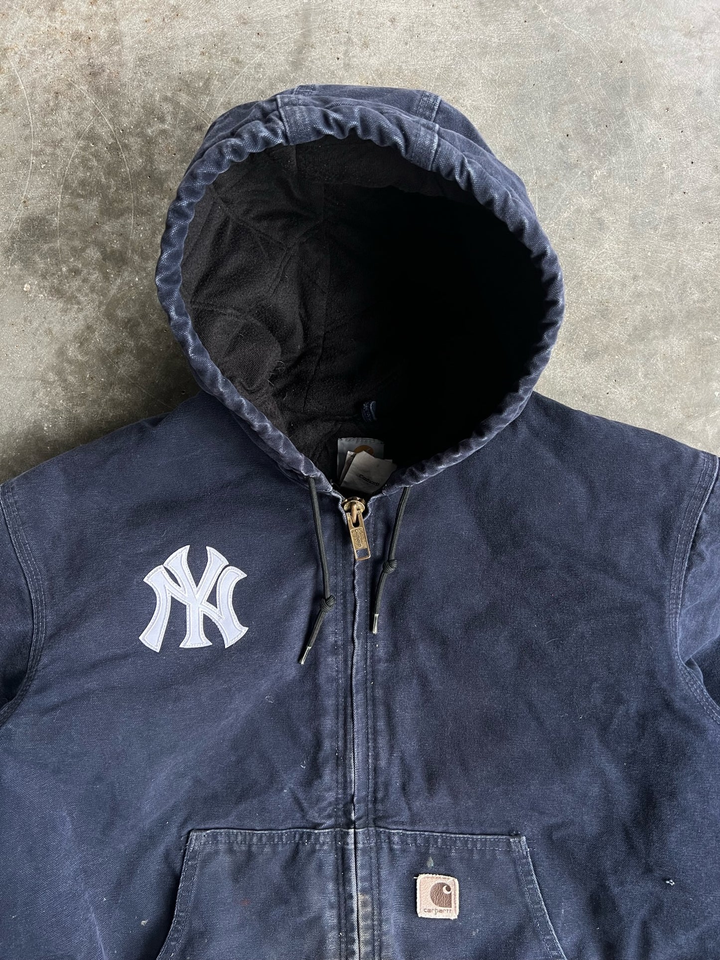 Vintage Navy Yankees Hooded Carhartt Jacket - L