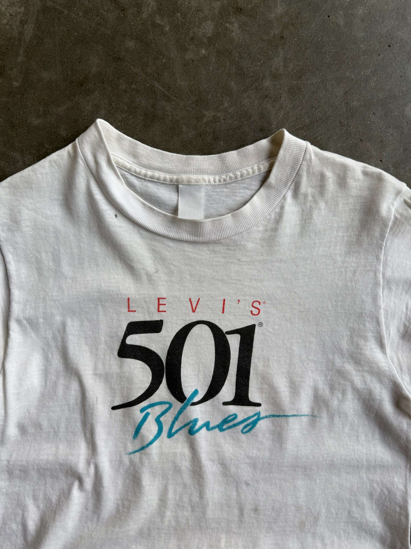 True Vintage Single Stitch Levi’s 501 Blues Distressed Tee - M