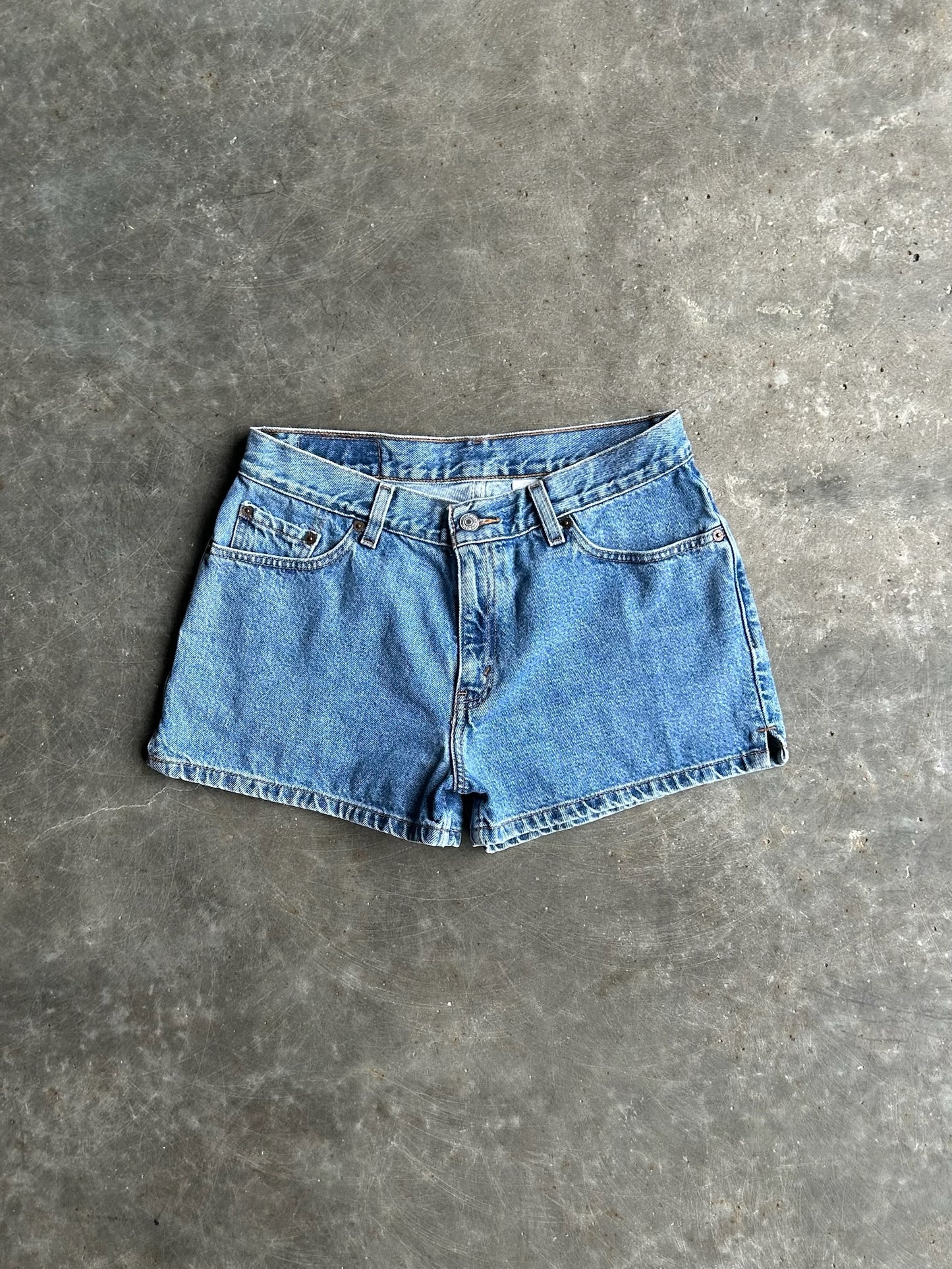 Vintage Medium Wash Levi’s Red Tab Denim Shorts - 28