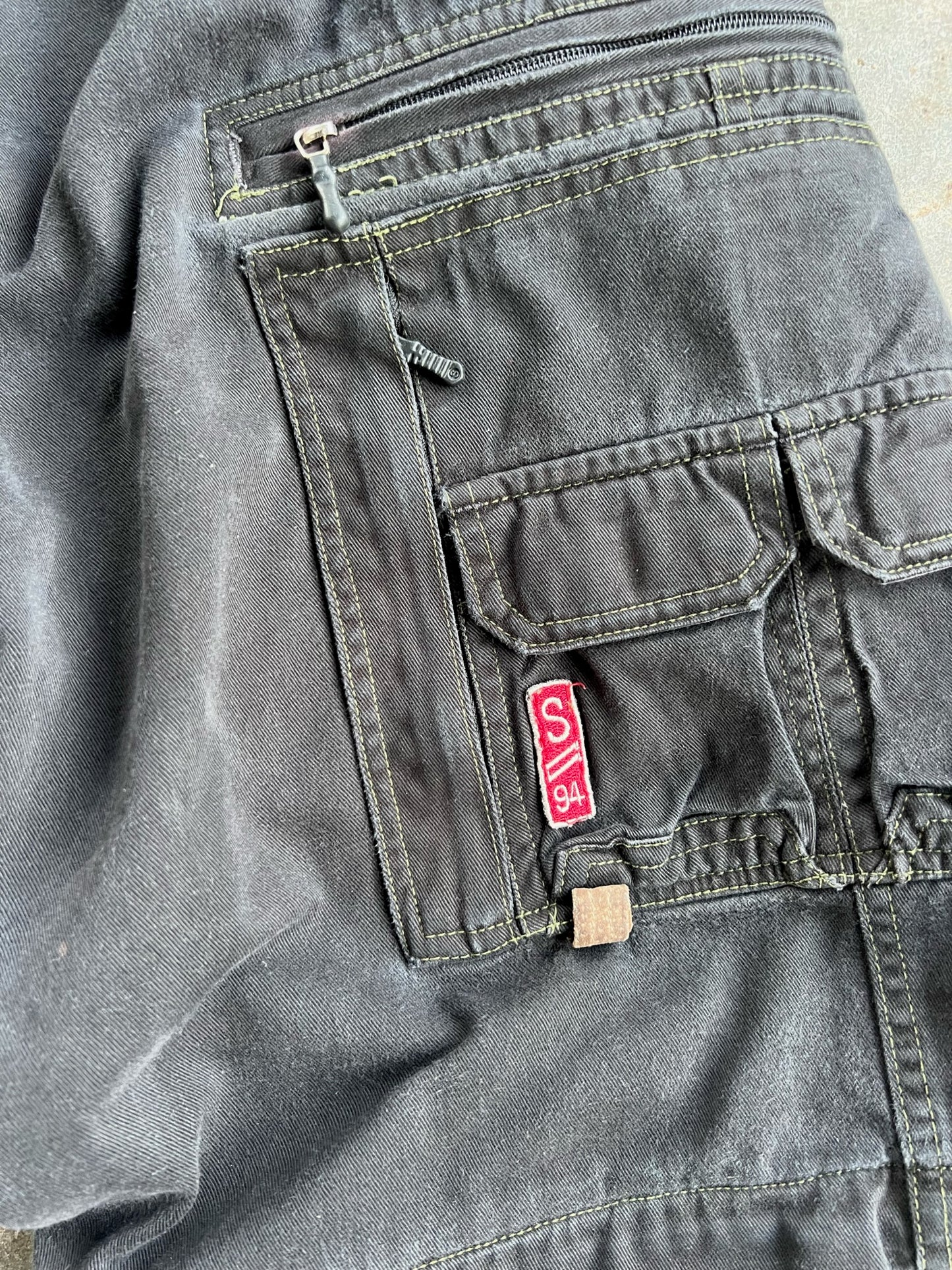 Vintage Black Performance Cargo Pants - 32