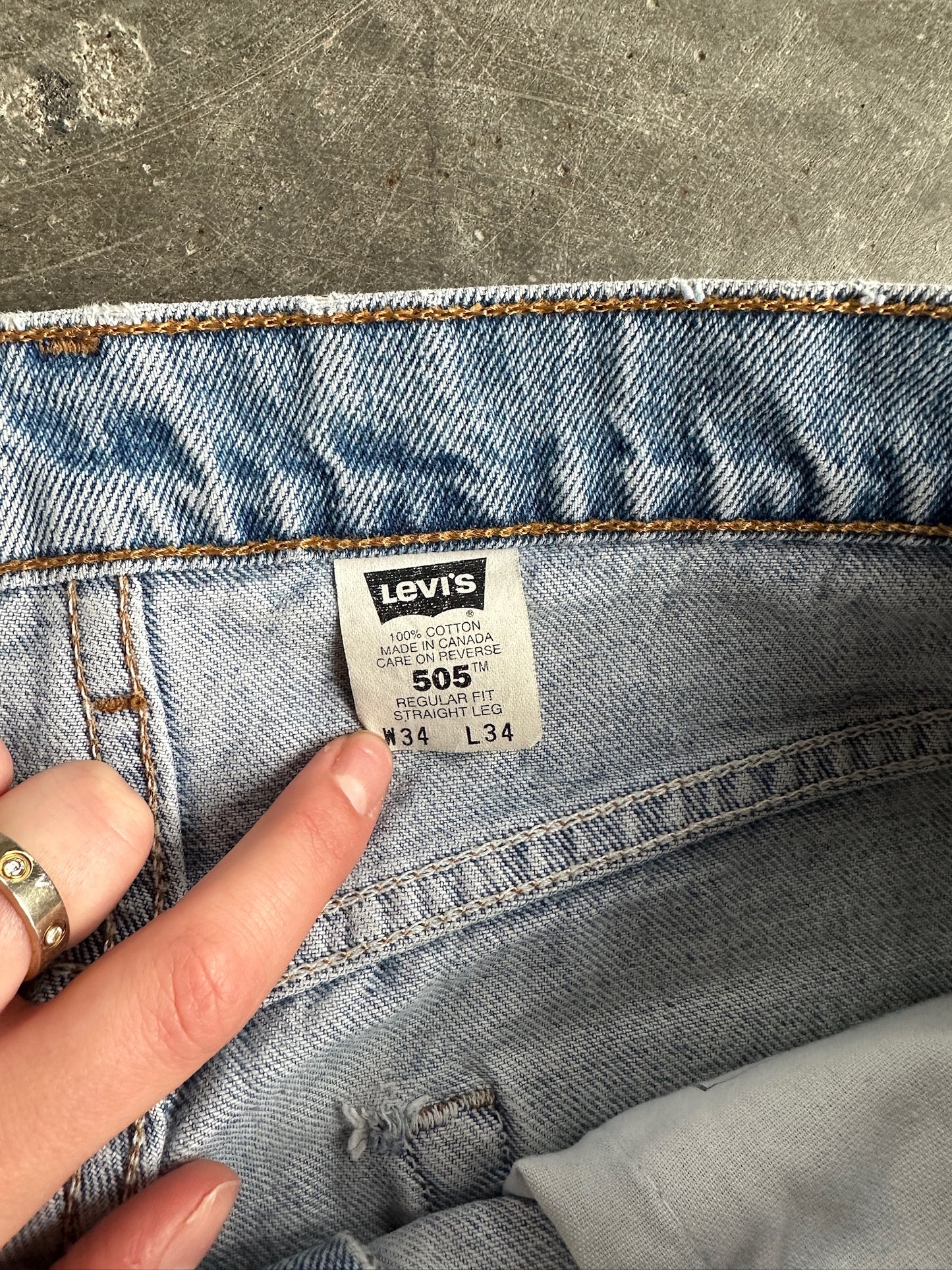 Vintage 505 Levi’s Light Wash Denim Pants - 34