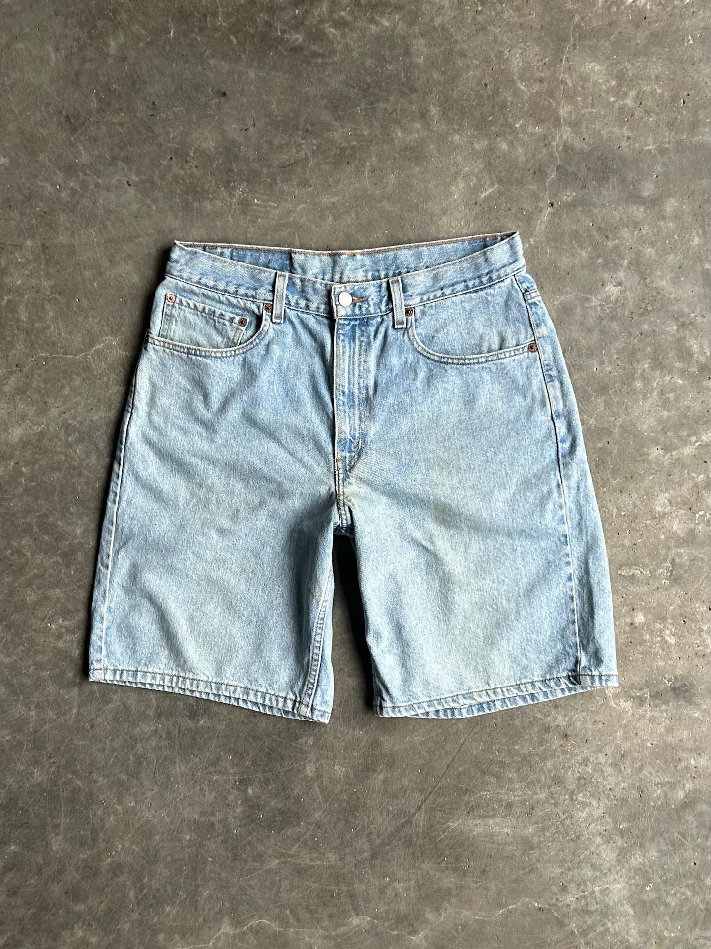 Vintage Light Wash Levi’s 550 Red Tab Denim Shorts - 32