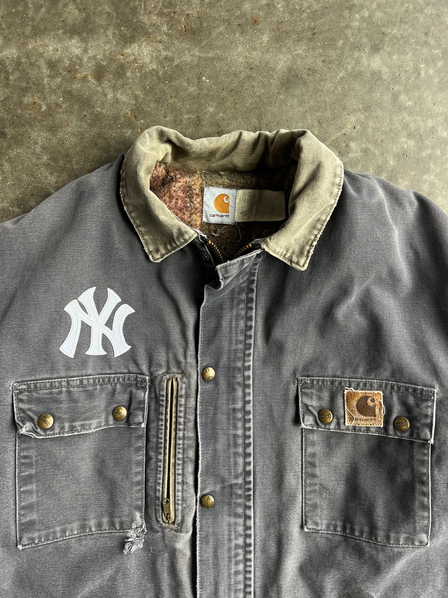 Vintage Faded Navy Cropped Yankees Carhartt Jacket - XL