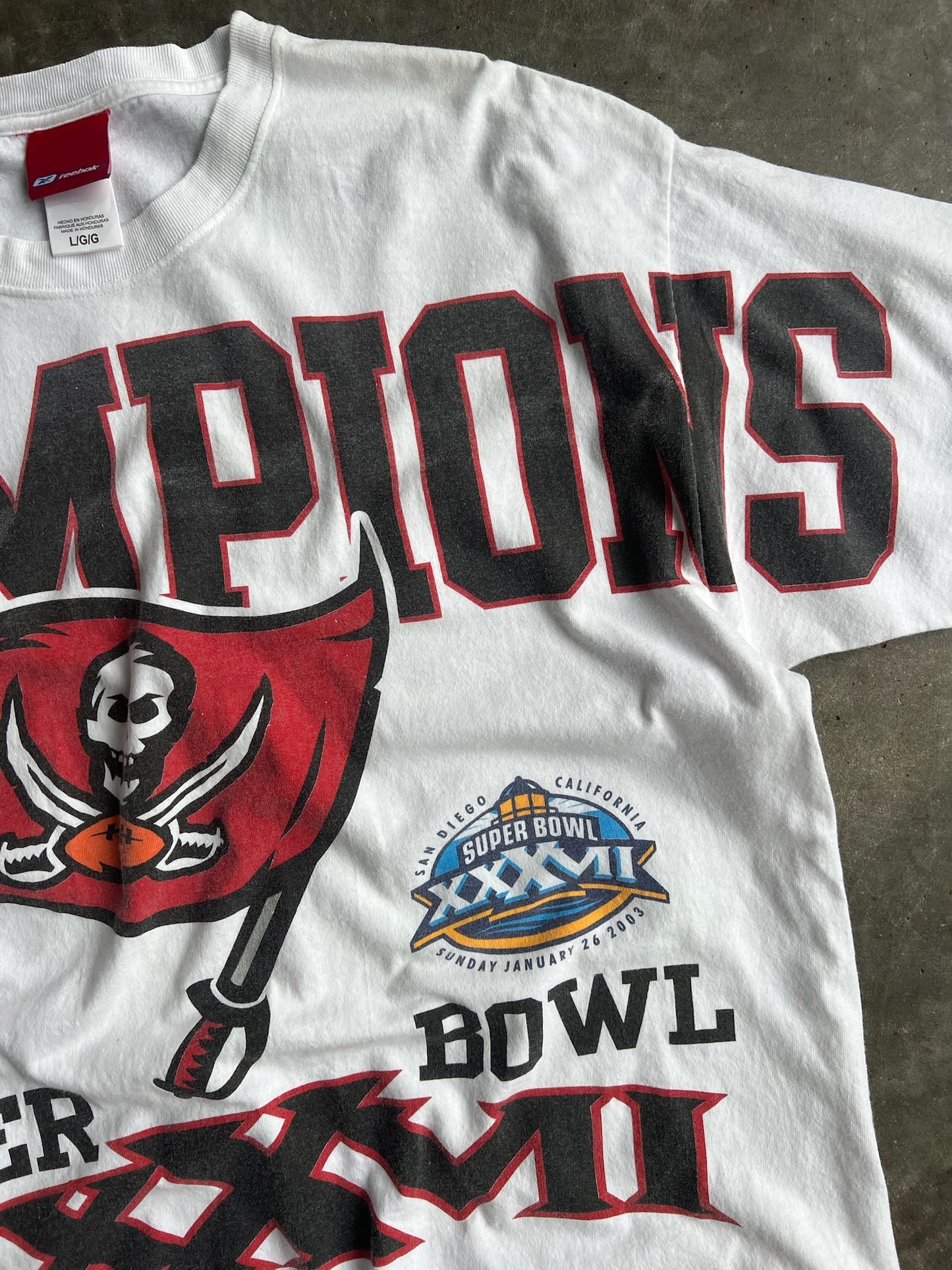 Tampa Bay Buccaneers Super Bowl Champions Shirt - L