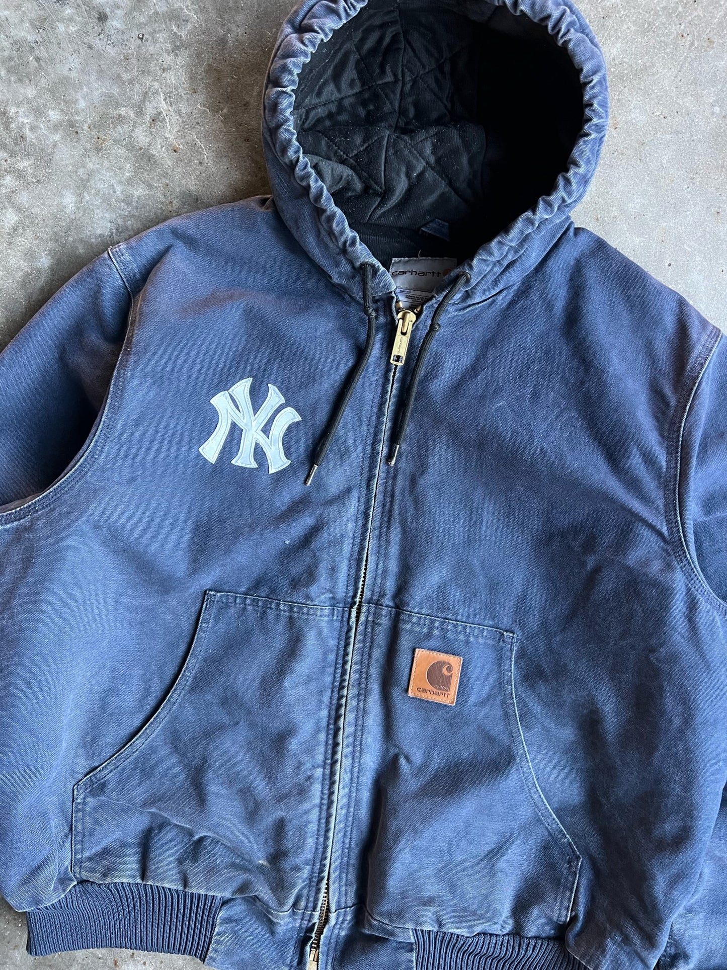 Vintage Yankees Navy Hooded Carhartt Jacket - L