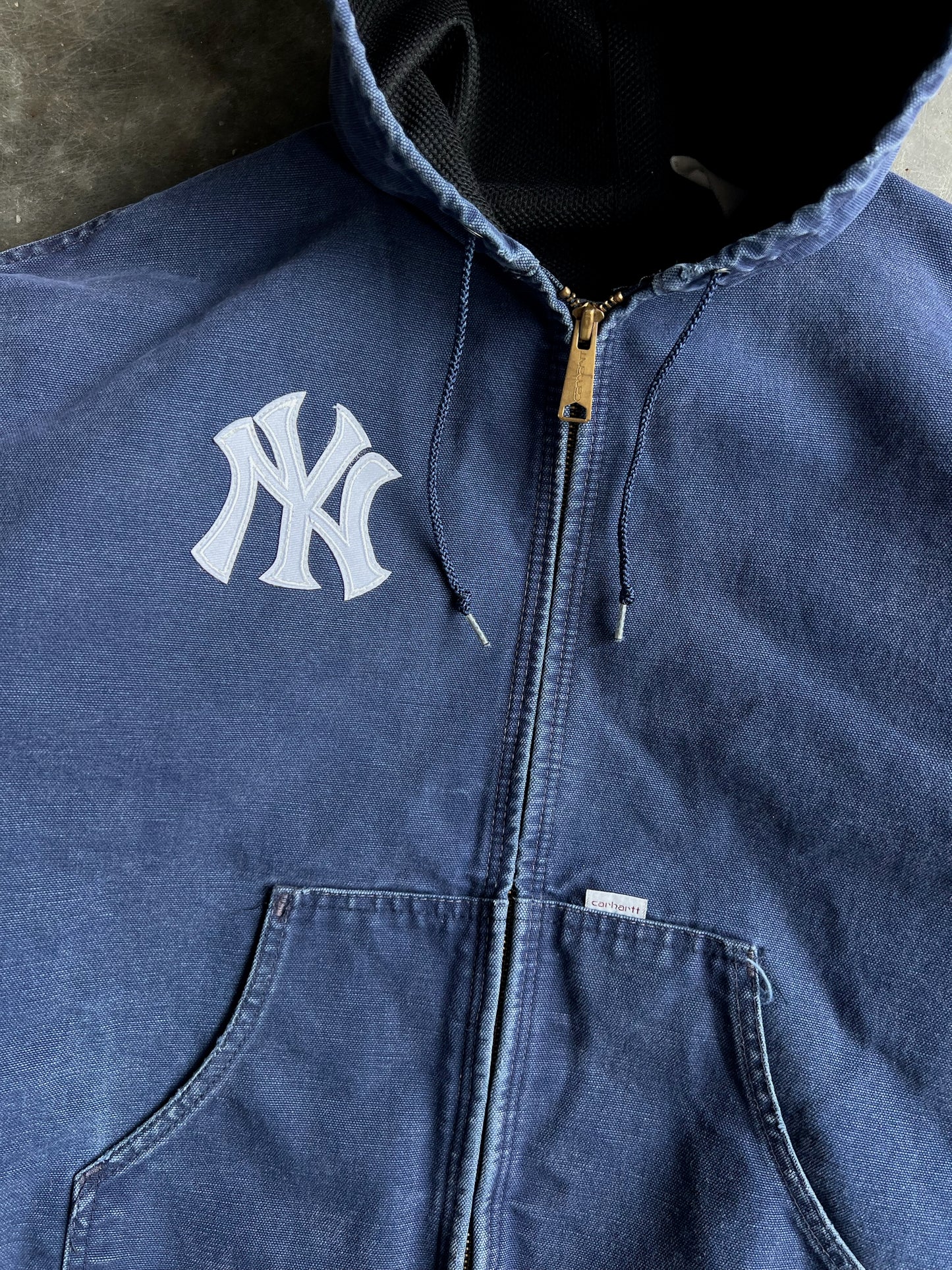 Vintage Navy Yankees Hooded Carhartt Jacket - XL