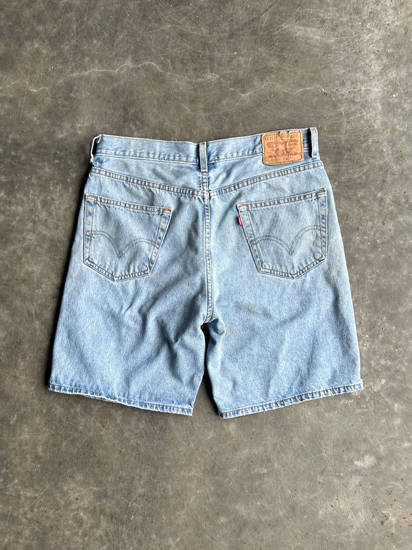 Vintage Levi’s 550 Red Tab Denim Shorts - 33