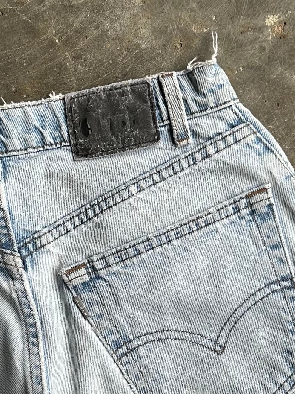 Vintage Levi’s SilverTab Distressed Denim Shorts - 28