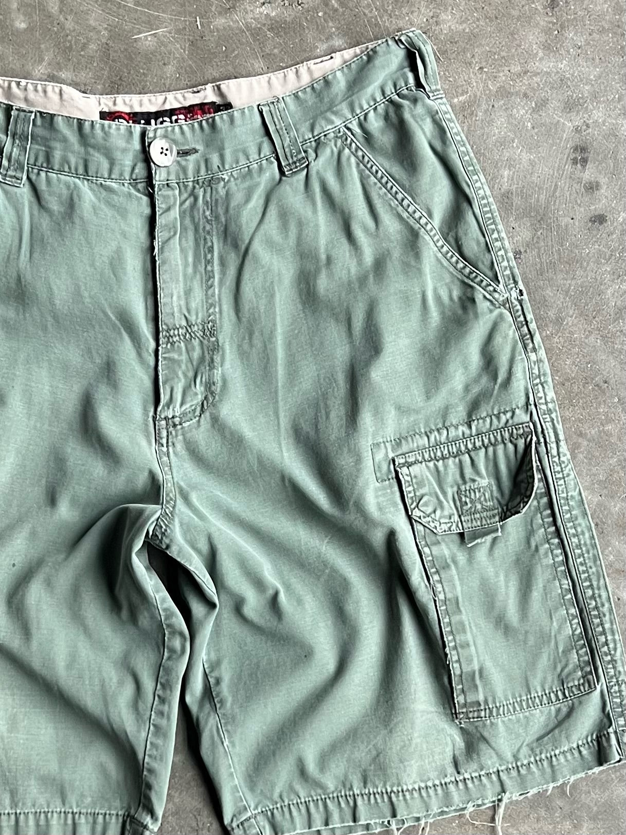 Vintage Green Plugs Cargo Shorts - M