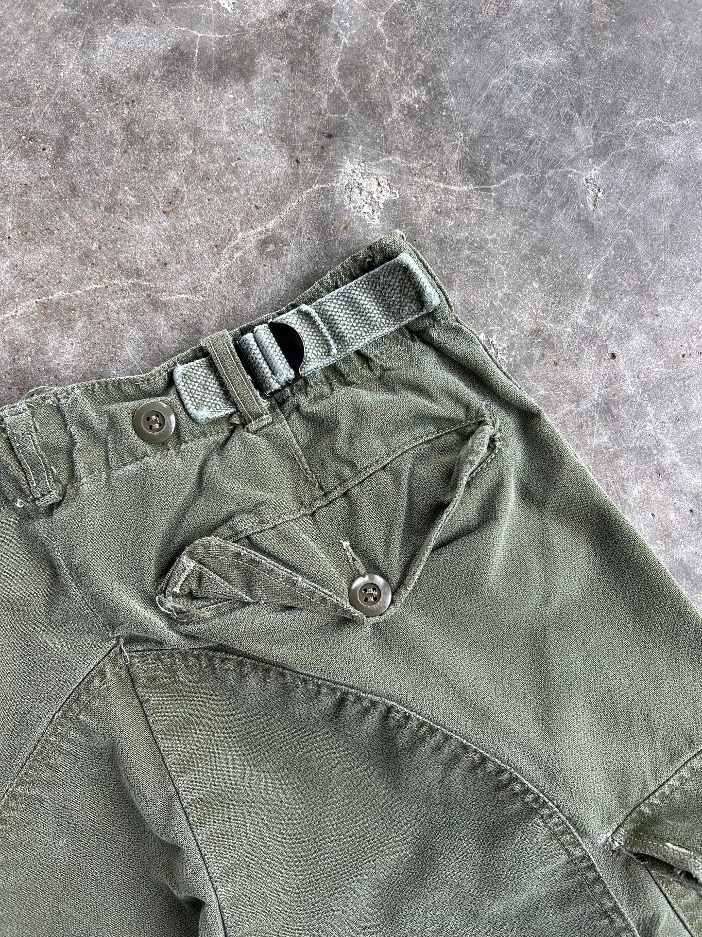 Vintage Green 1967 Army Cargo Pants - 30