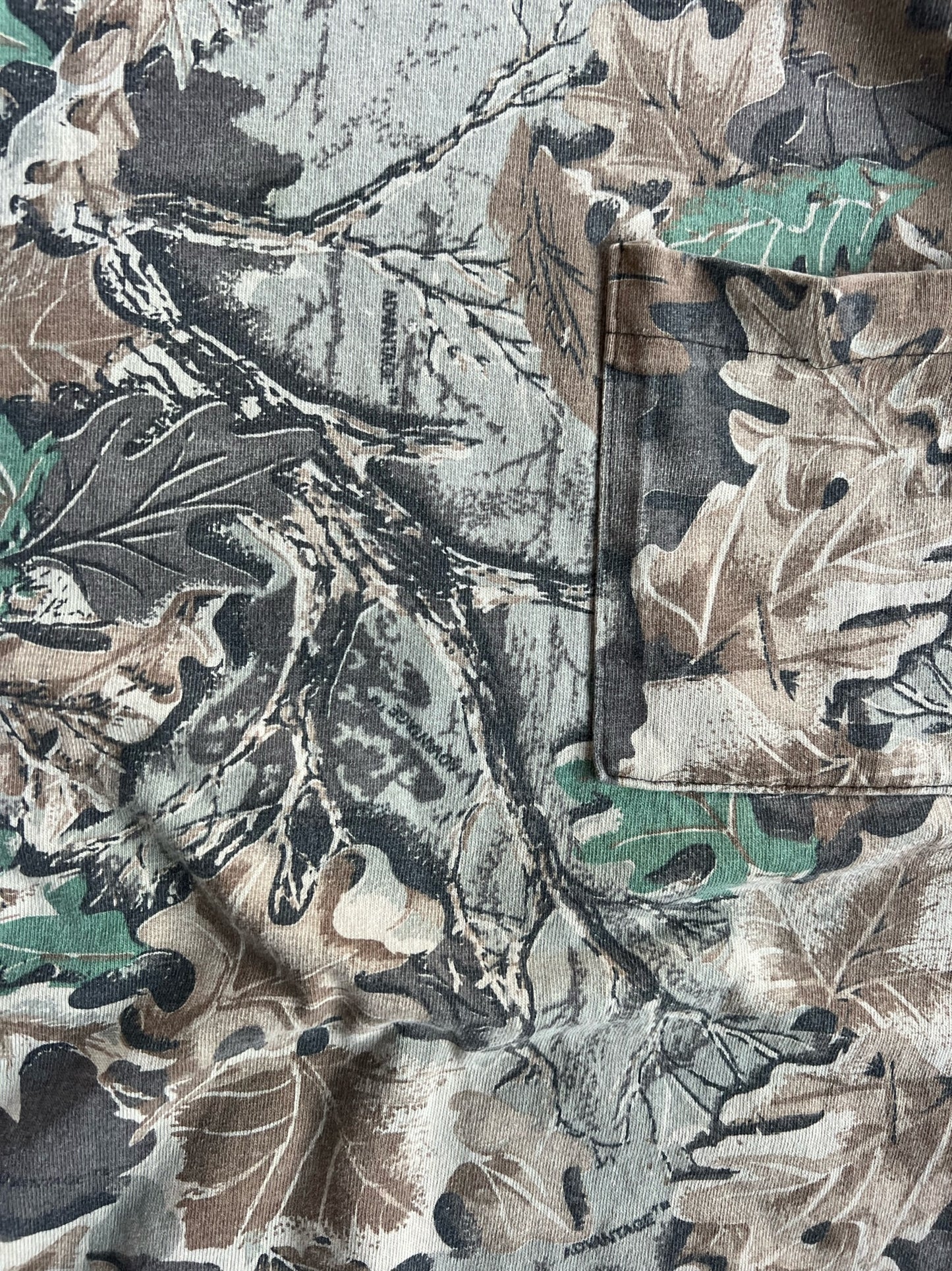 Vintage Walls Camo Shirt - M