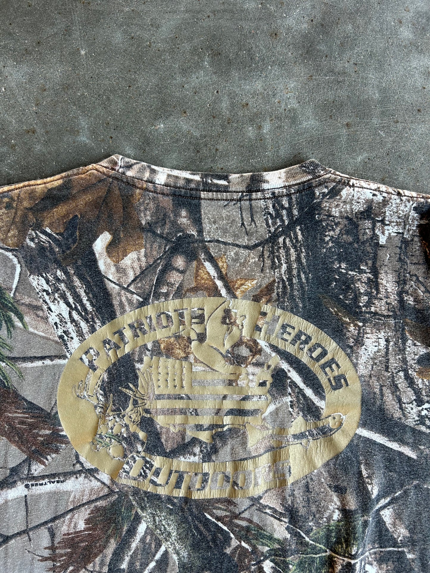 Vintage Patriots & Heroes Outdoors Camo Shirt - L