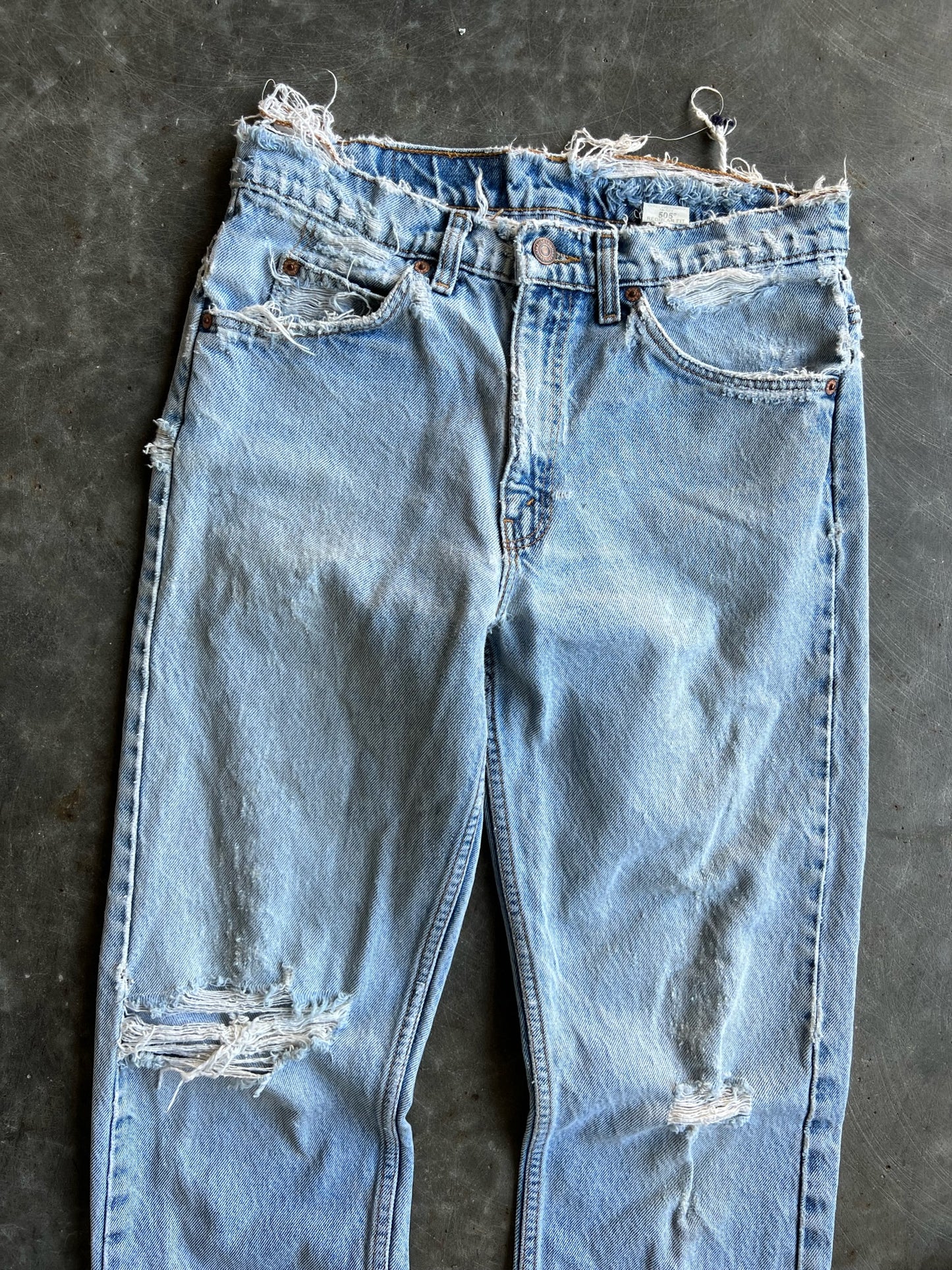 Vintage Distressed Light Wash Levi's 505 Pants - 30