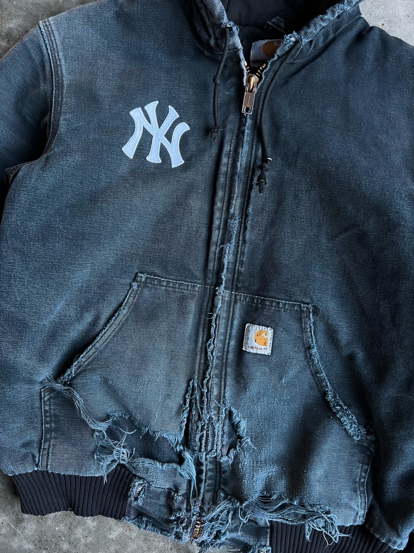 Vintage Yankees Dark Navy Distressed Hooded Carhartt Jacket - S