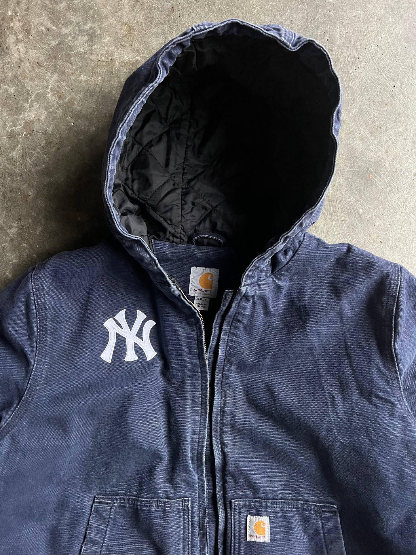 Vintage Navy Yankees Hooded Carhartt- L