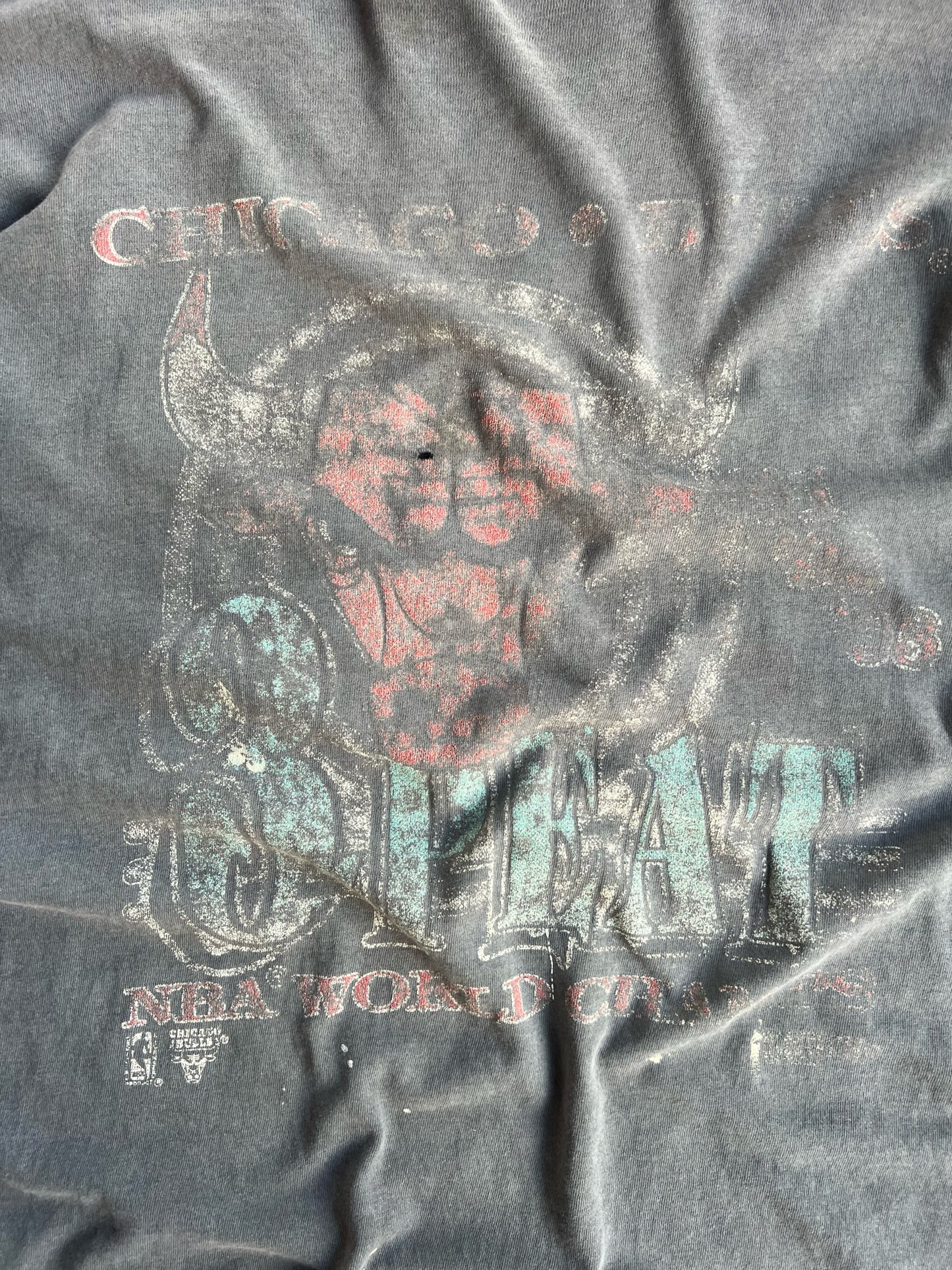 Vintage Faded Chicago Bulls 3Peat Shirt - XL