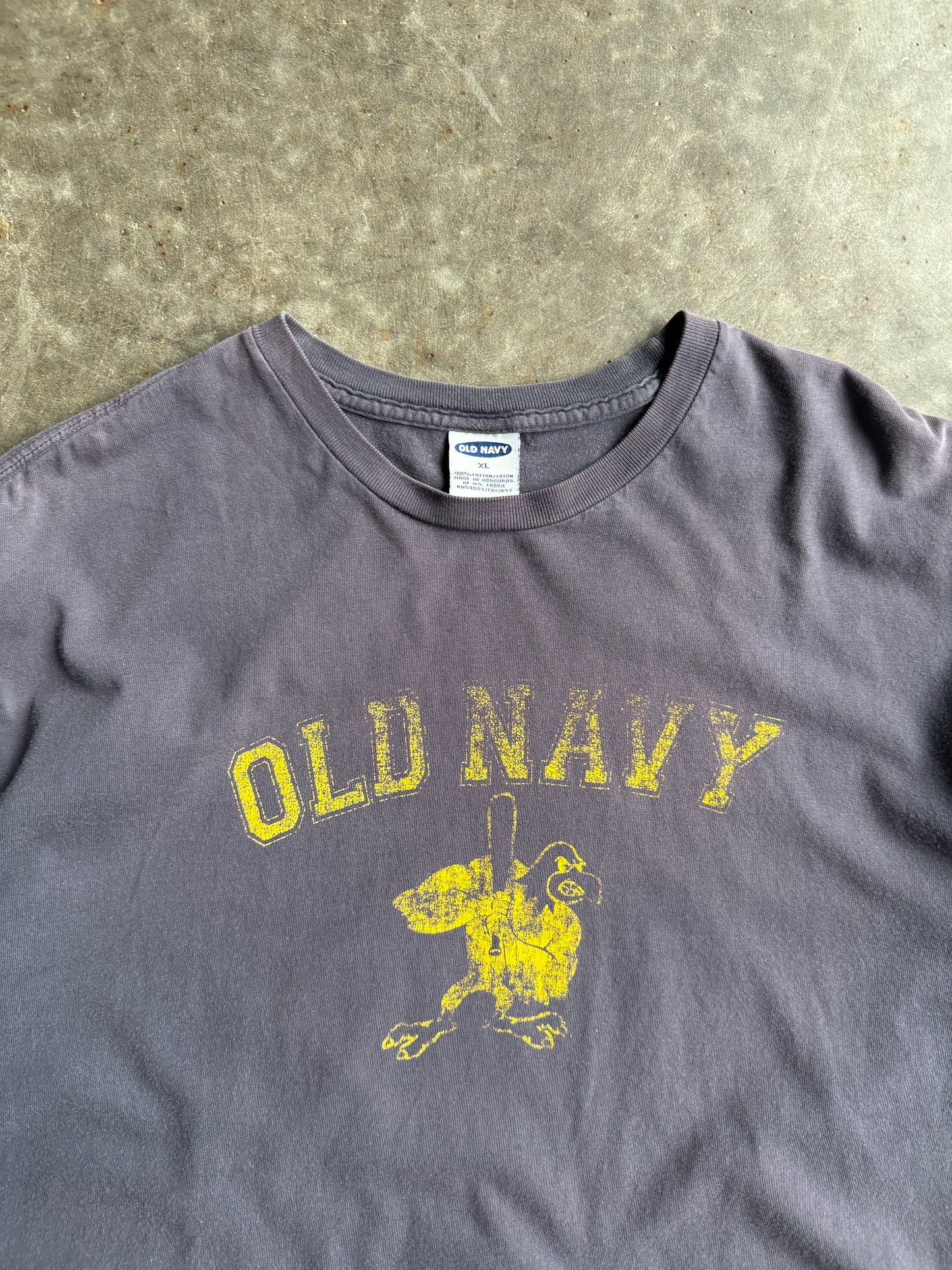 Vintage Cropped Old Navy Graphic Tee - XL