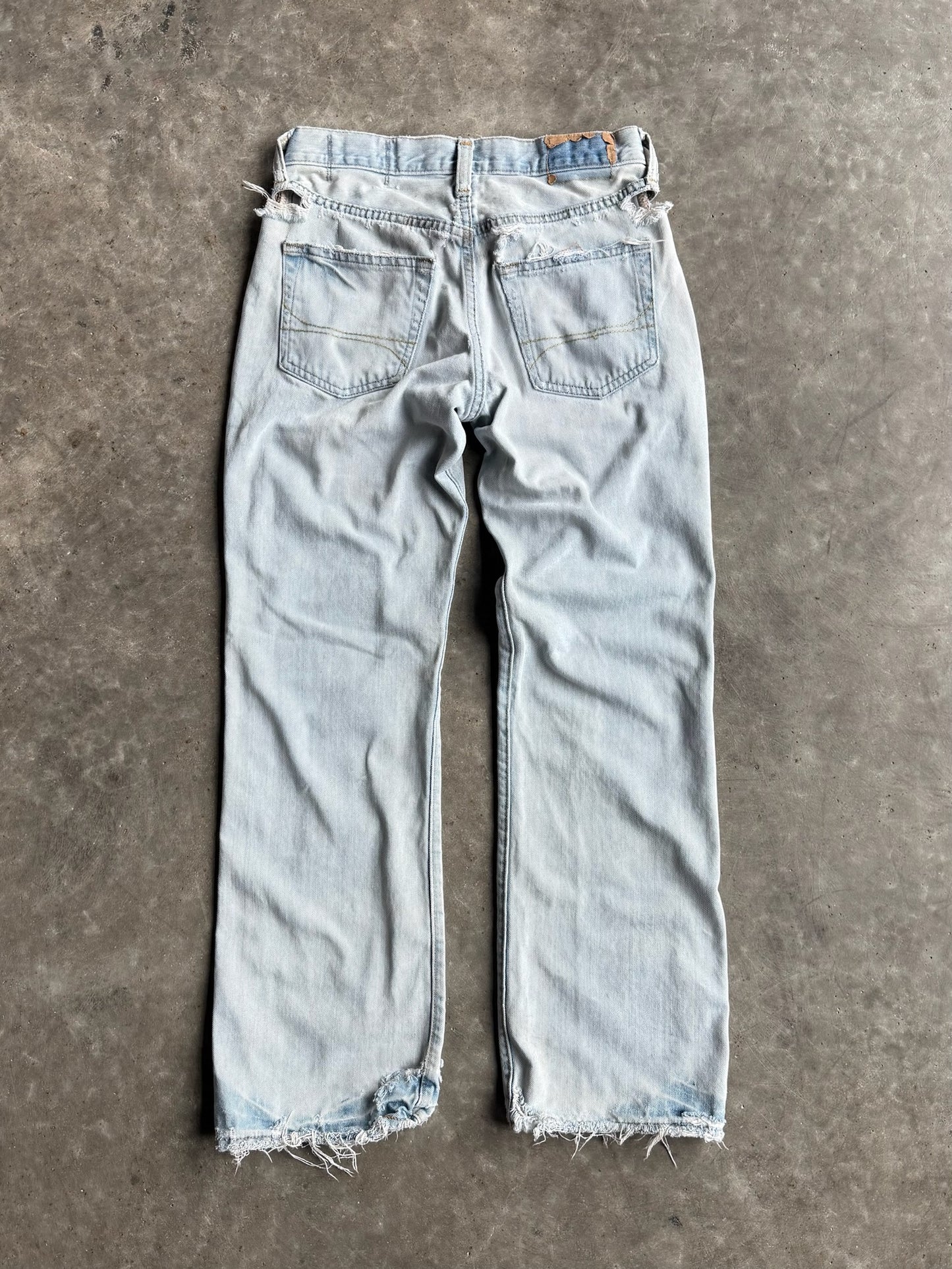 Light Wash Hollister Distressed Denim Pants - 29