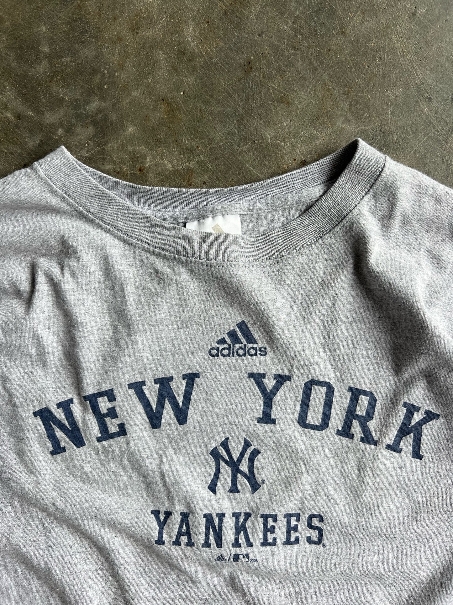 Vintage Grey Adidas New York Yankees Shirt - XL