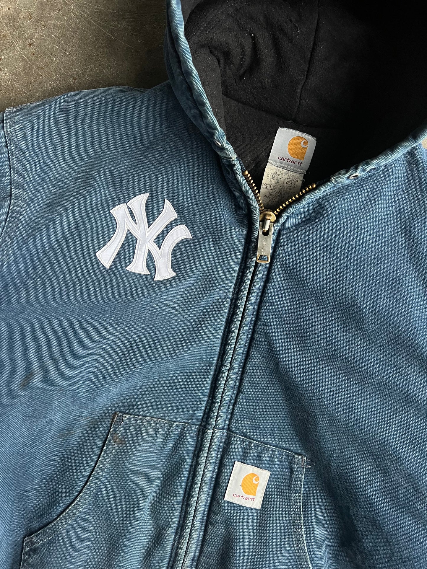 Vintage Navy Yankees Hooded Carhartt Jacket - XL