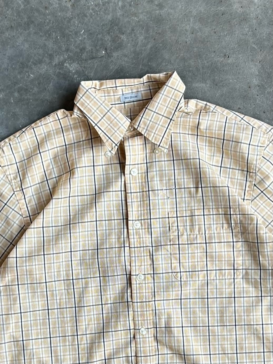 Van Heusen Cropped Plaid Button-Up Shirt - M