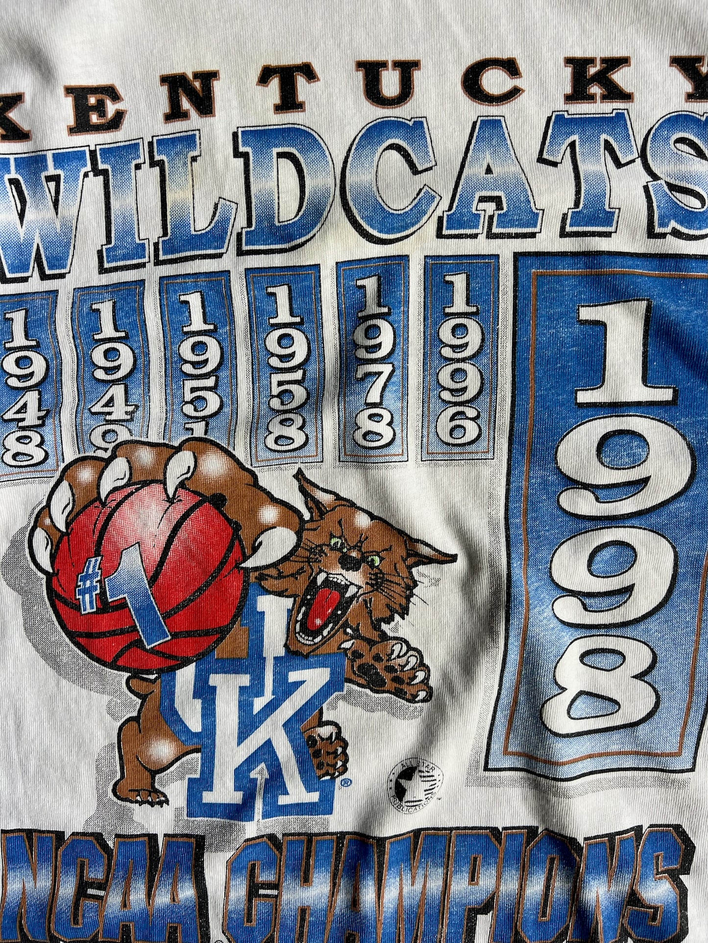 Vintage NCAA Champions Kentucky Wildcats Shirt - L