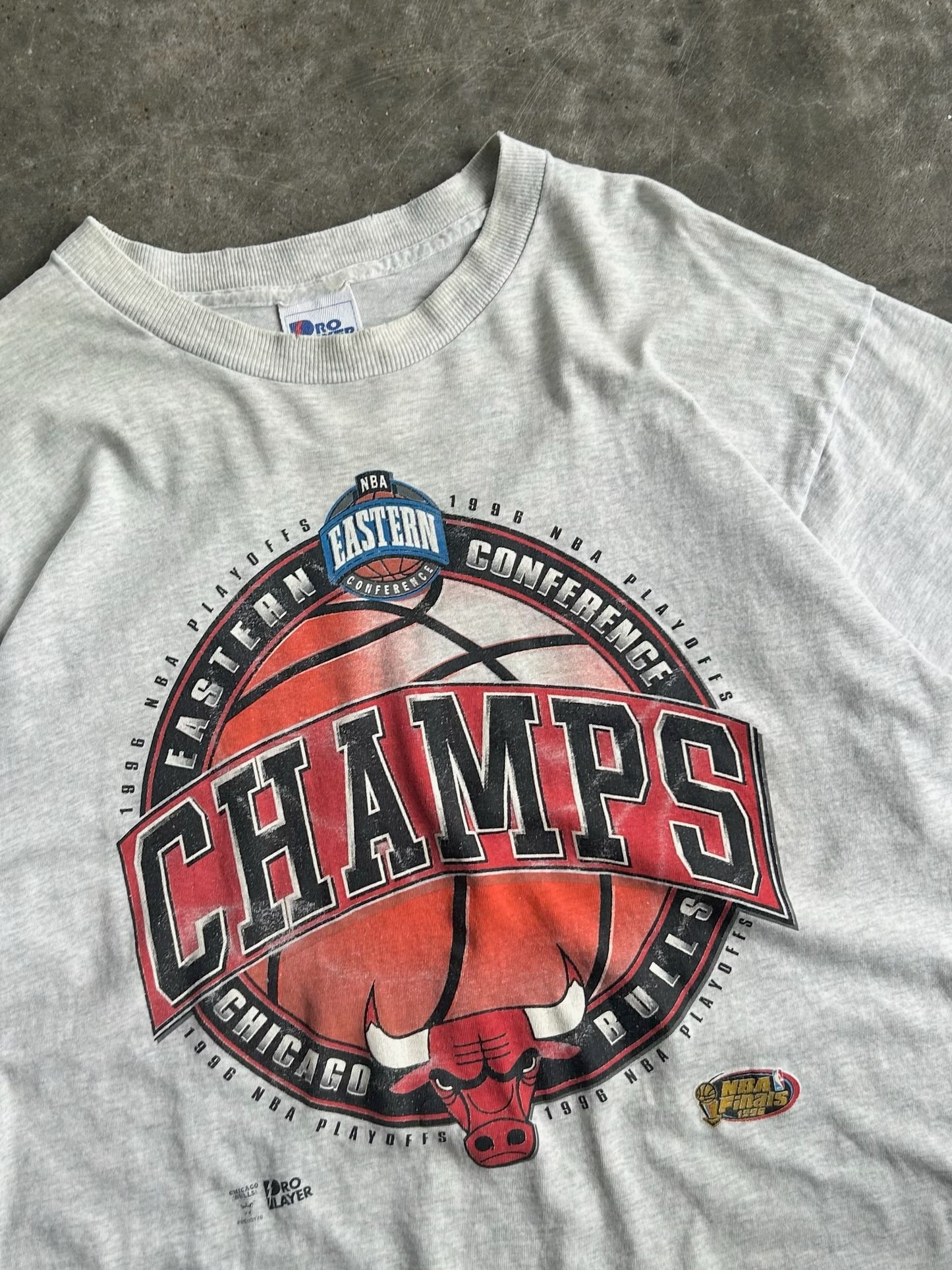 Vintage NBA Eastern Conference Chicago Bulls Tee - L