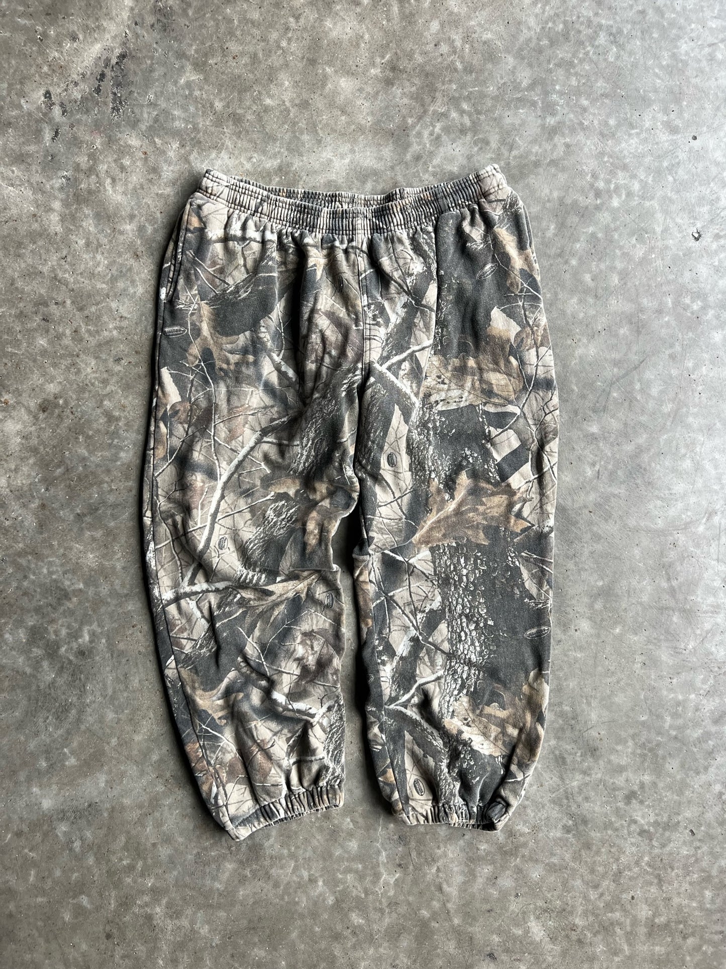 Outfitters Ridge Real Tree Hardwood Camo Sweatpants - XL