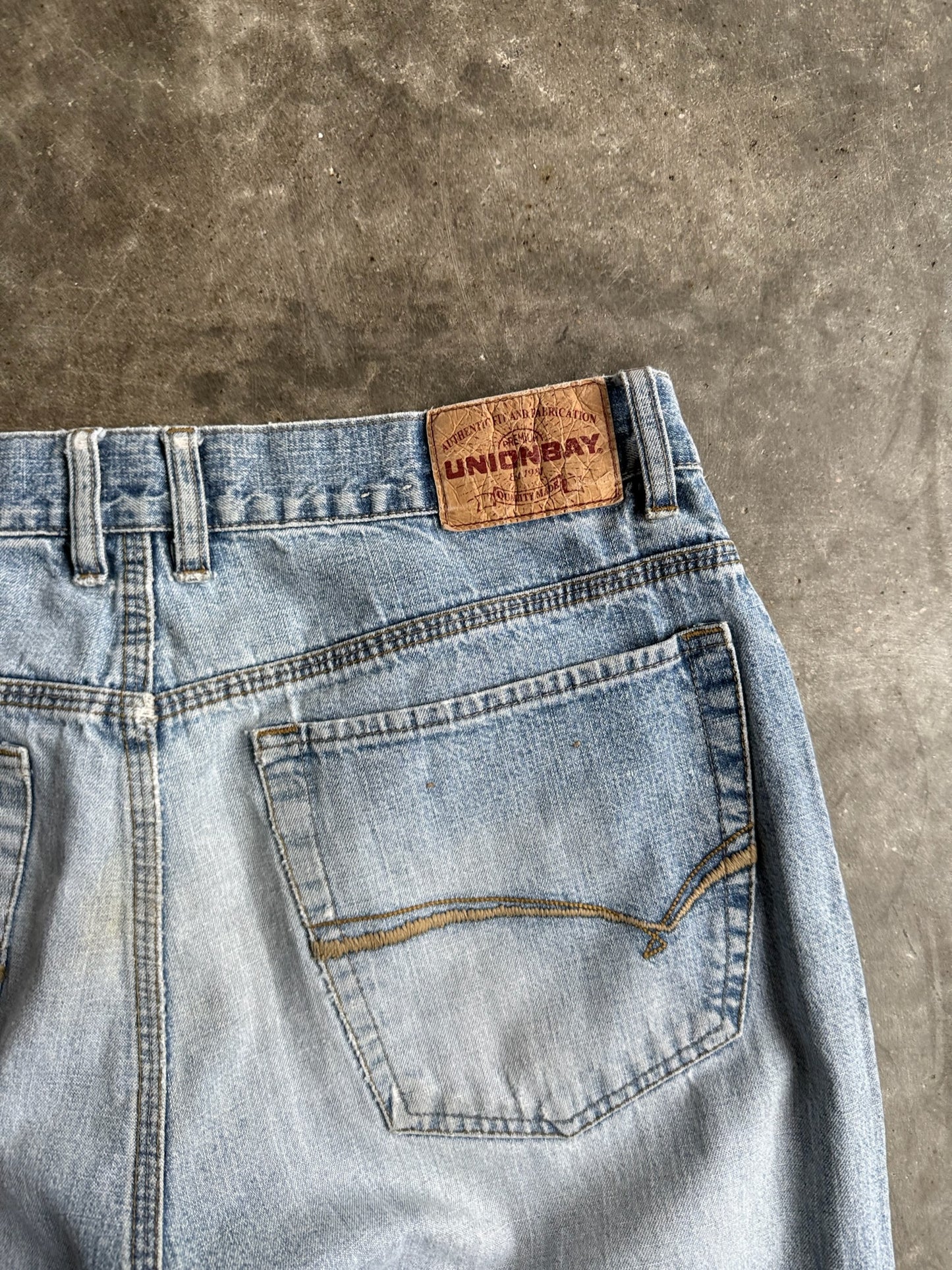 Vintage Unionbay Light Wash Cutoff Denim Pants - 34