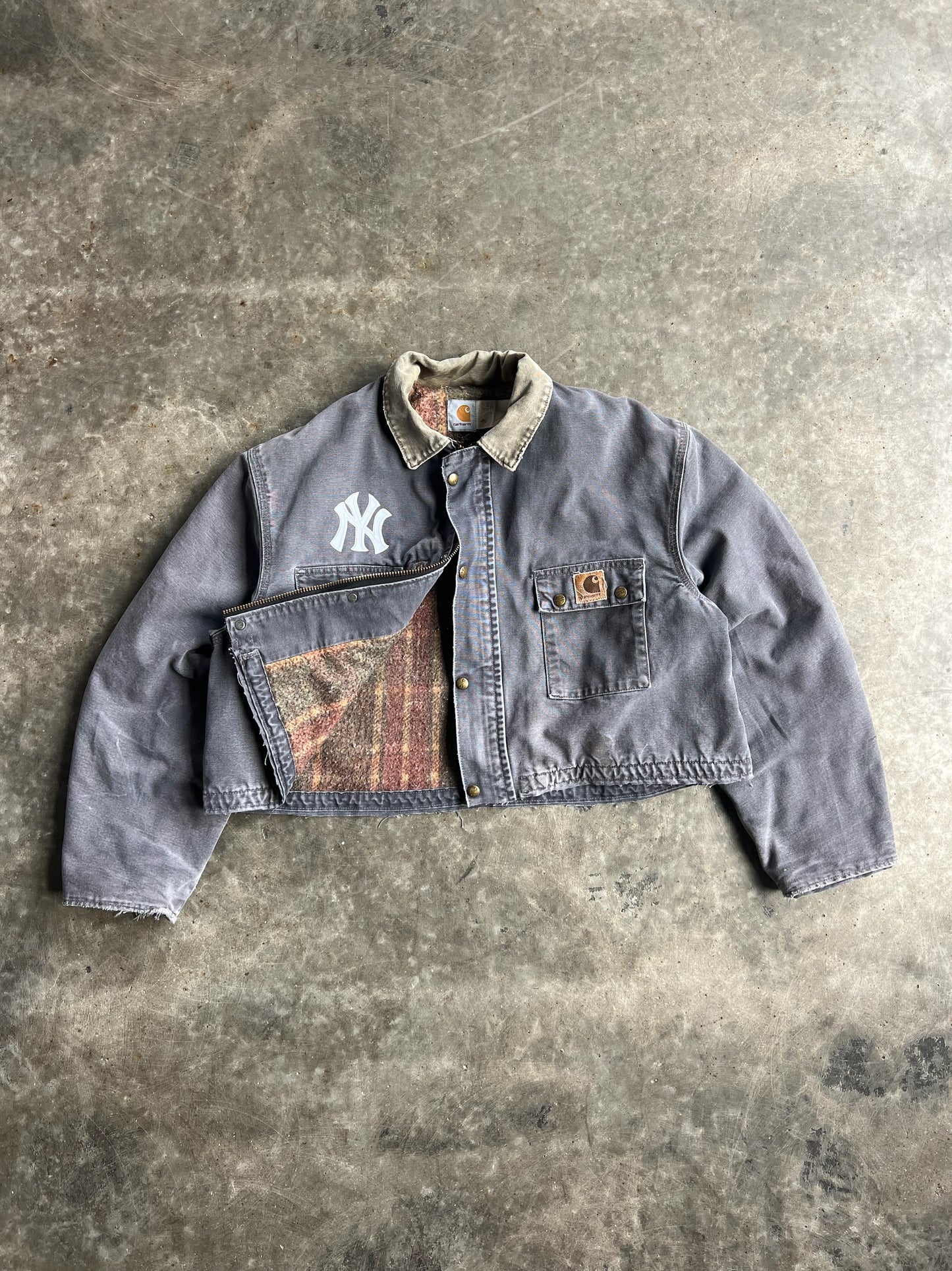 Vintage Faded Navy Cropped Yankees Carhartt Jacket - XL