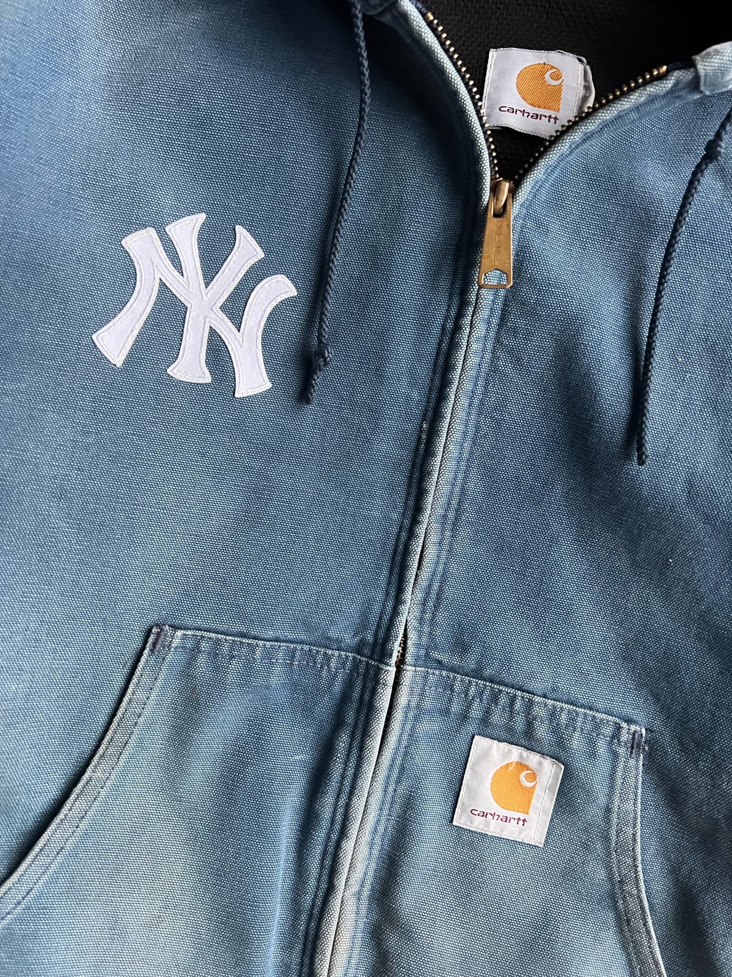 Vintage Yankees Faded Navy Hooded Carhartt Jacket - L