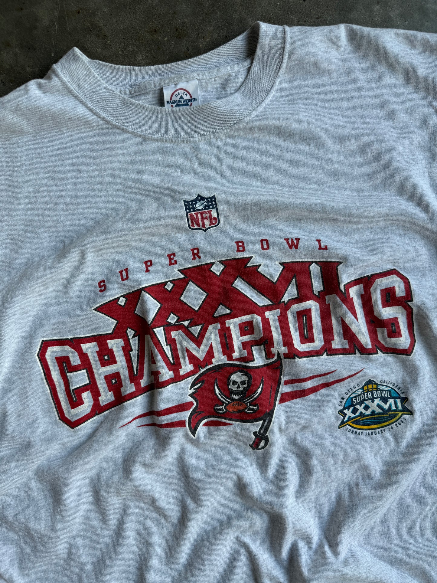 Vintage Tampa Bay Buccaneers Super Bowl Champions Shirt - L