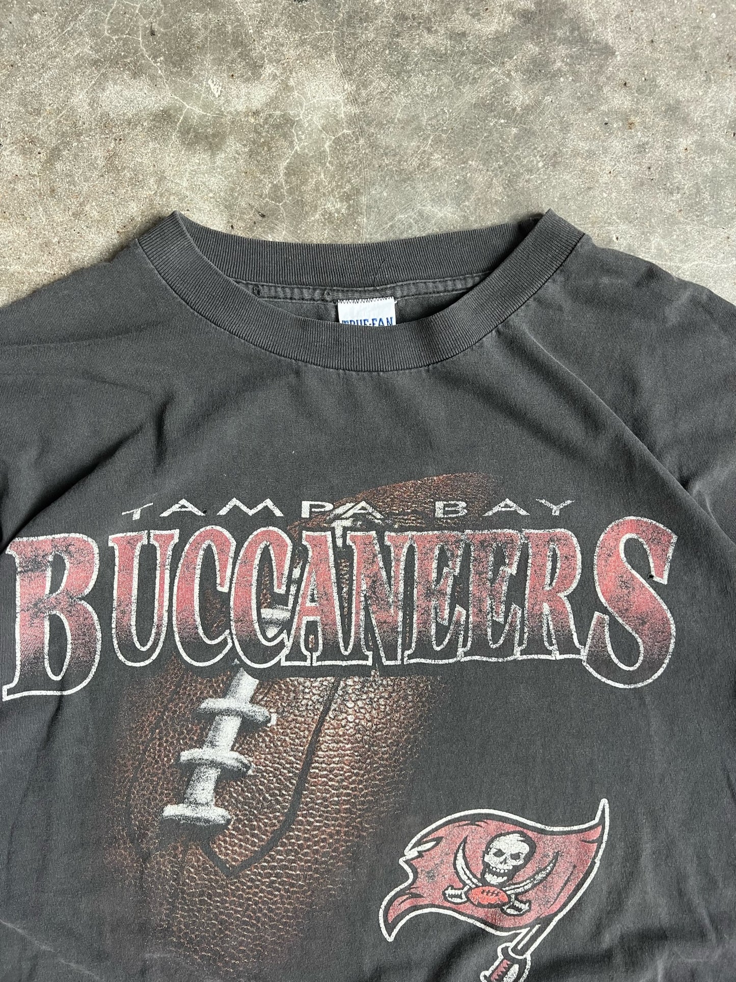 Vintage Tampa Bay Buccaneers Shirt - XL